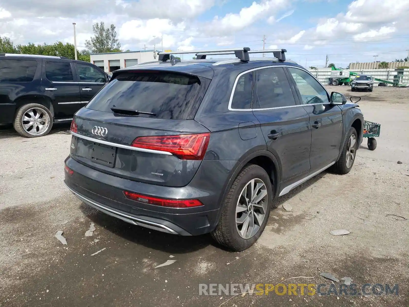 4 Photograph of a damaged car WA1BAAFY2M2067678 AUDI Q5 2021