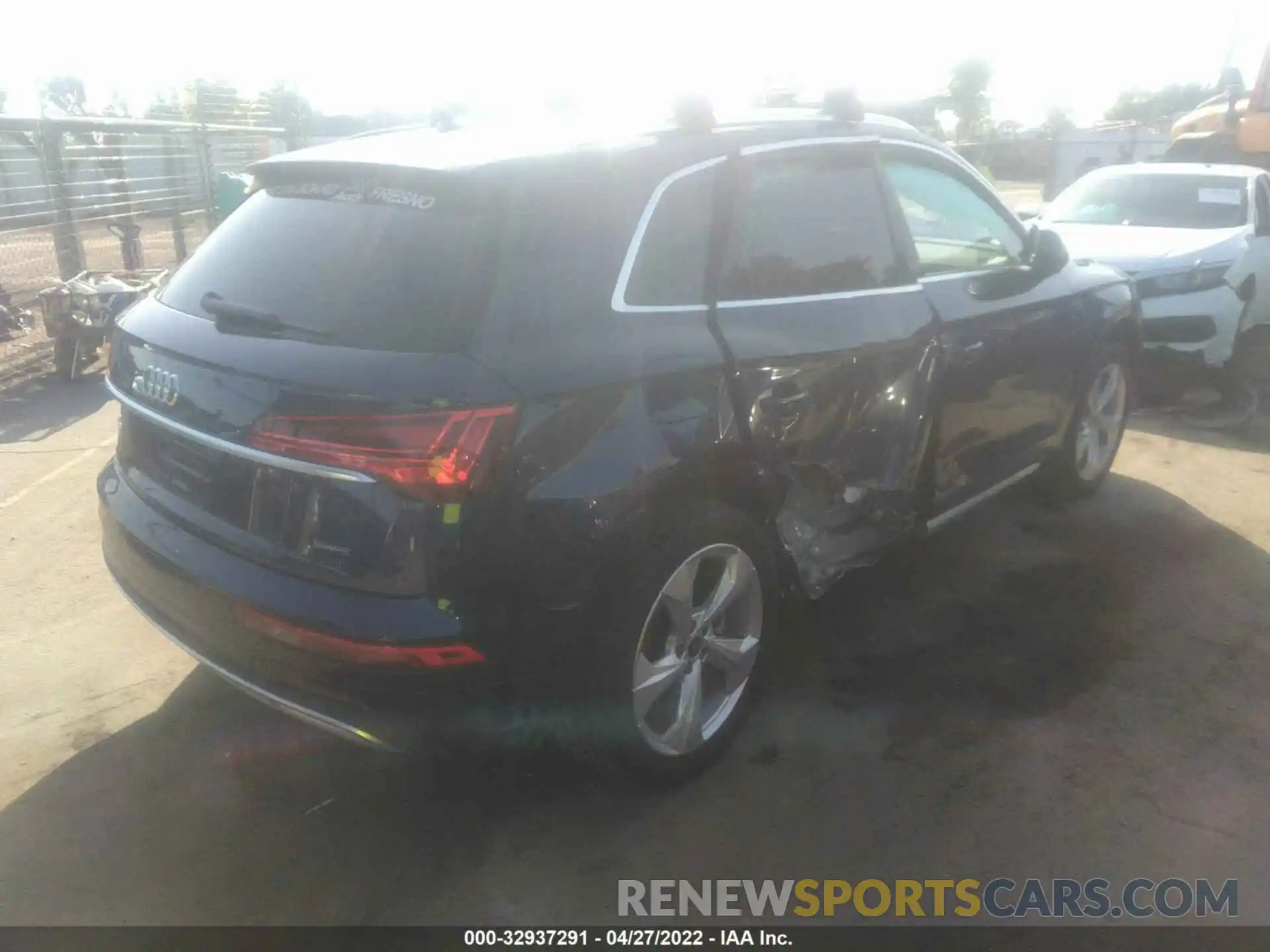 4 Photograph of a damaged car WA1BAAFY2M2091592 AUDI Q5 2021