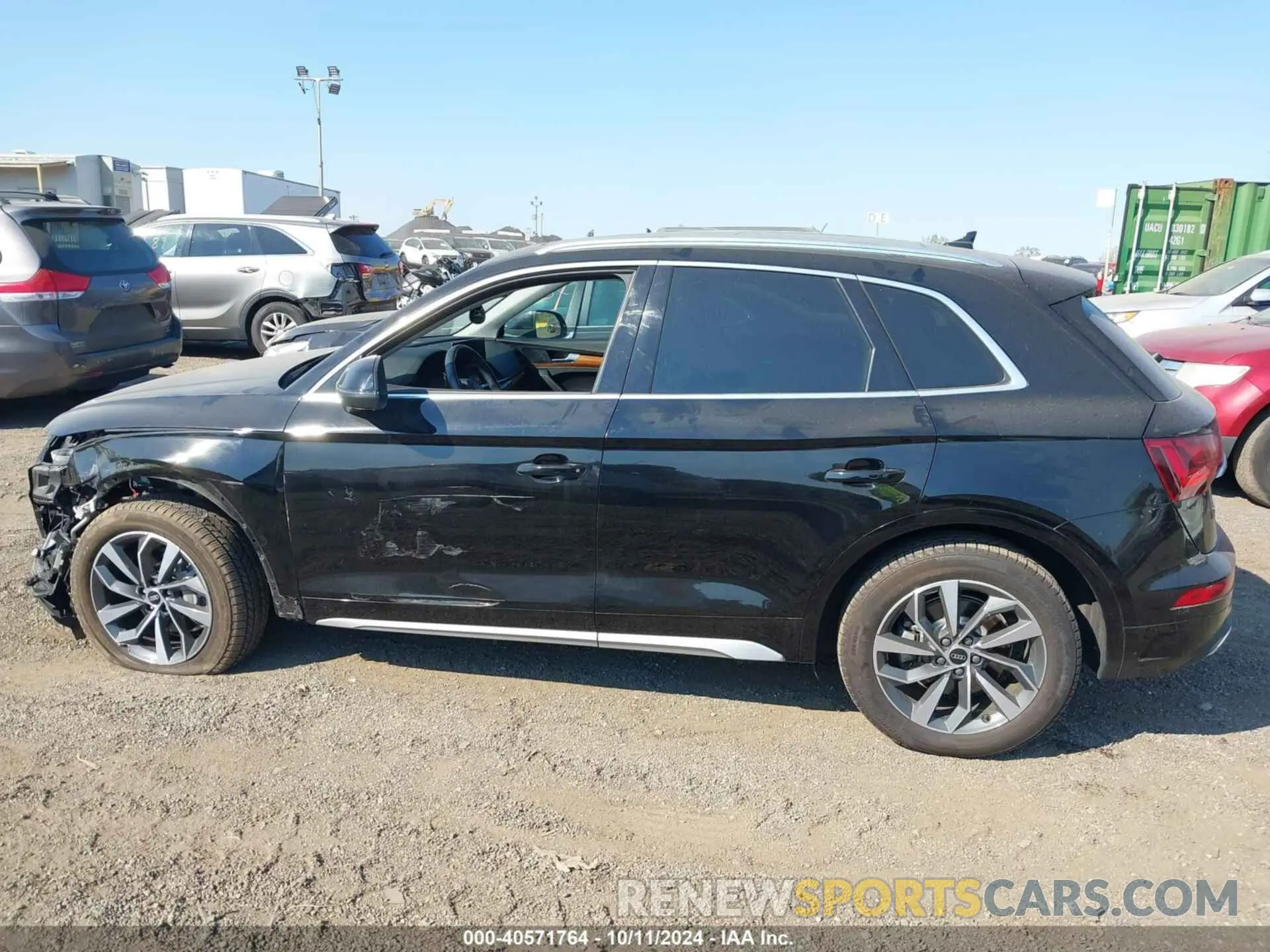 14 Photograph of a damaged car WA1BAAFY2M2125384 AUDI Q5 2021