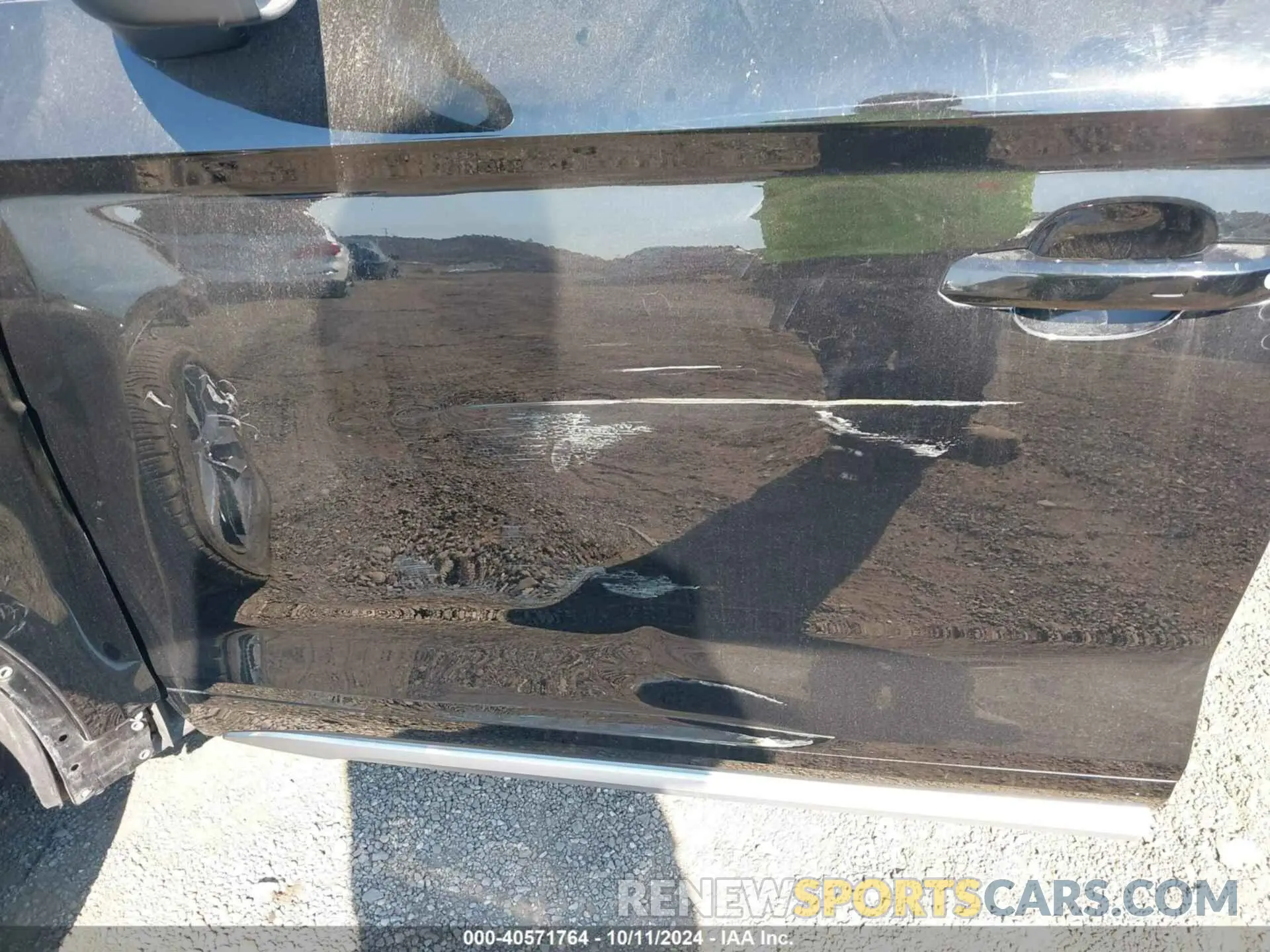 17 Photograph of a damaged car WA1BAAFY2M2125384 AUDI Q5 2021