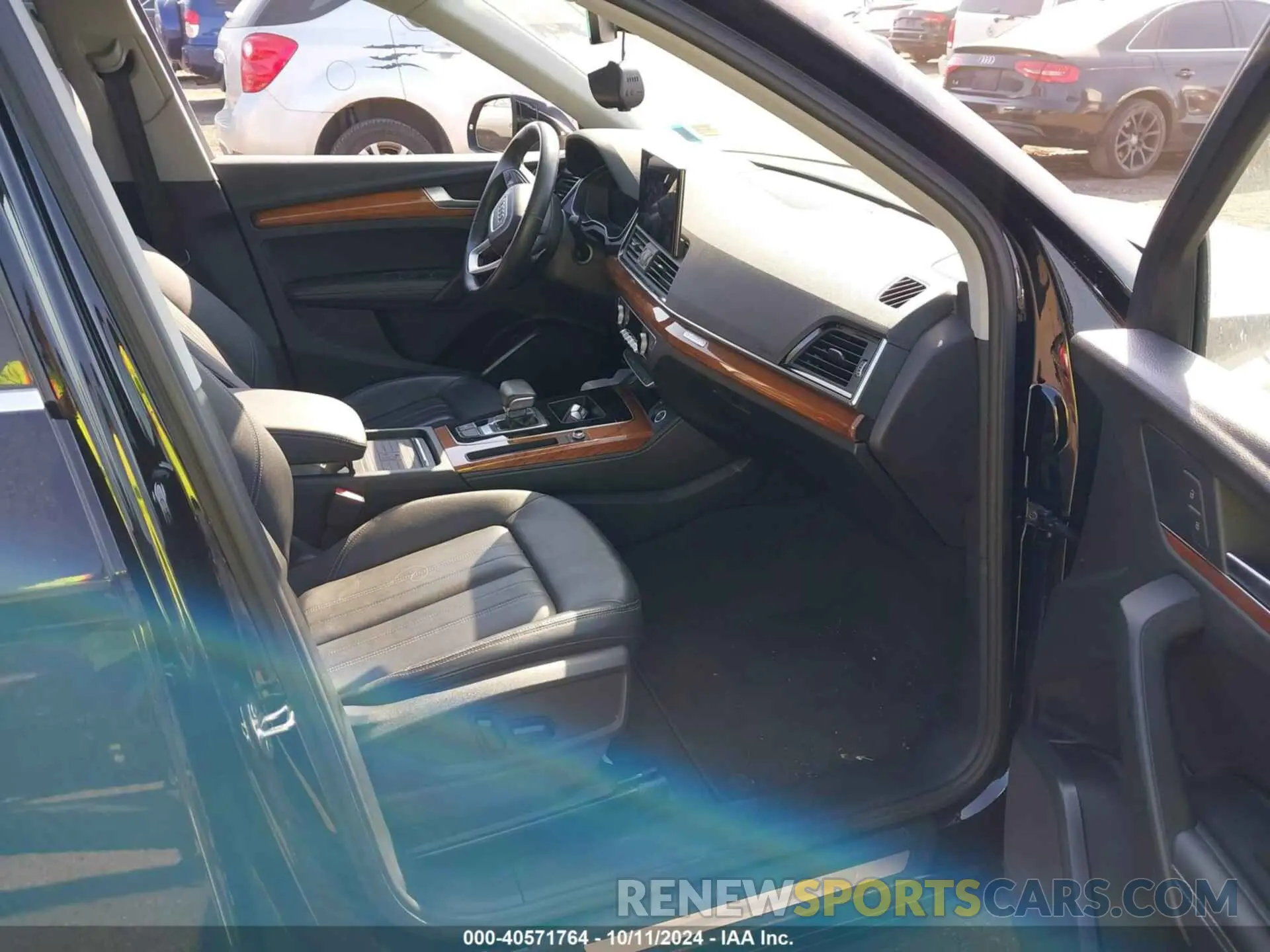 5 Photograph of a damaged car WA1BAAFY2M2125384 AUDI Q5 2021