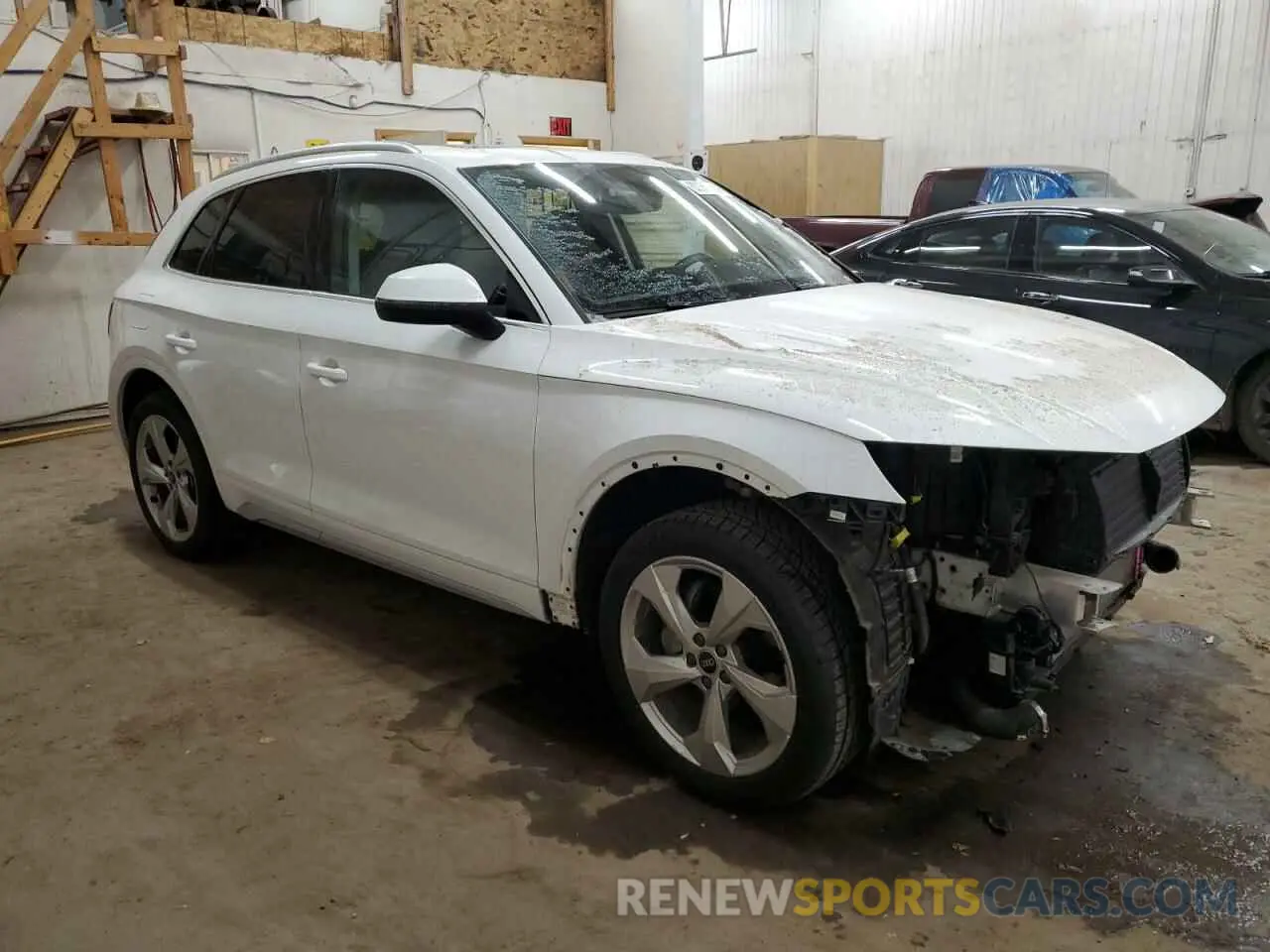 4 Photograph of a damaged car WA1BAAFY2M2130570 AUDI Q5 2021