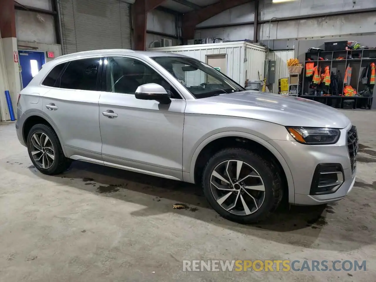 4 Photograph of a damaged car WA1BAAFY3M2018683 AUDI Q5 2021