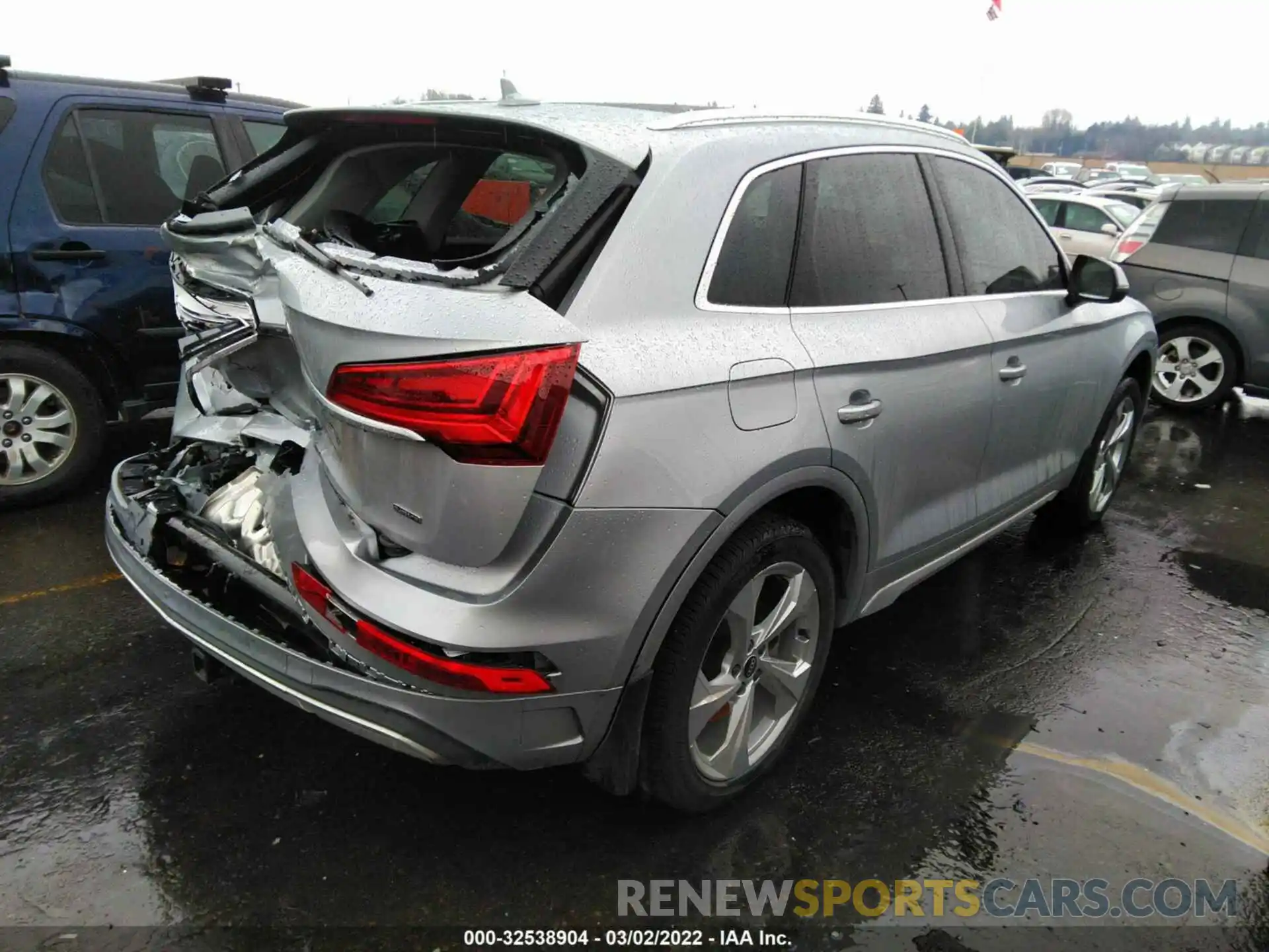 4 Photograph of a damaged car WA1BAAFY3M2063414 AUDI Q5 2021