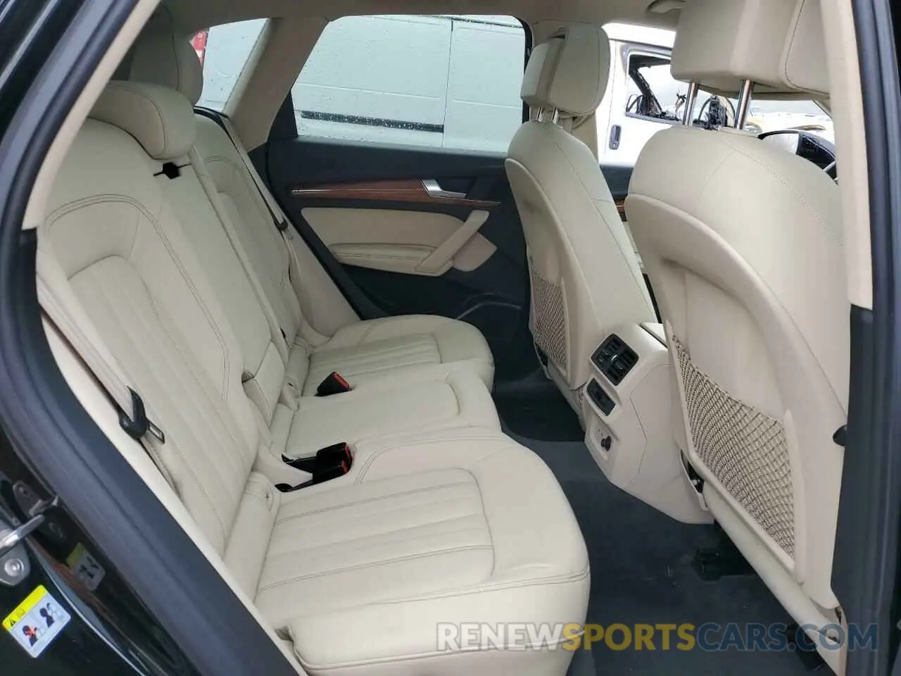 11 Photograph of a damaged car WA1BAAFY3M2071111 AUDI Q5 2021