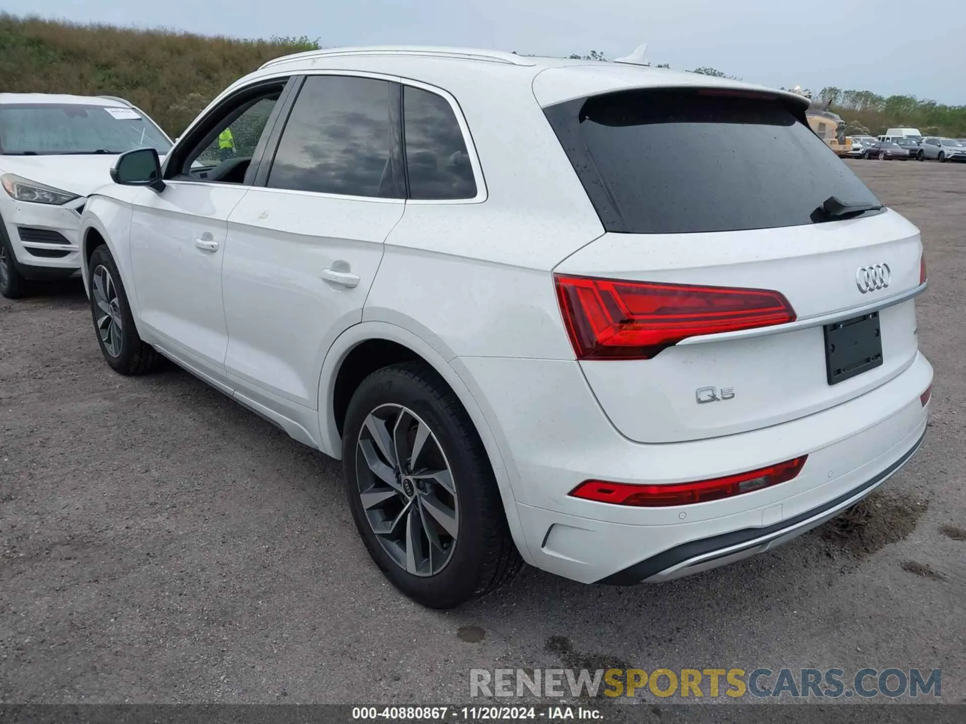 3 Photograph of a damaged car WA1BAAFY3M2084070 AUDI Q5 2021