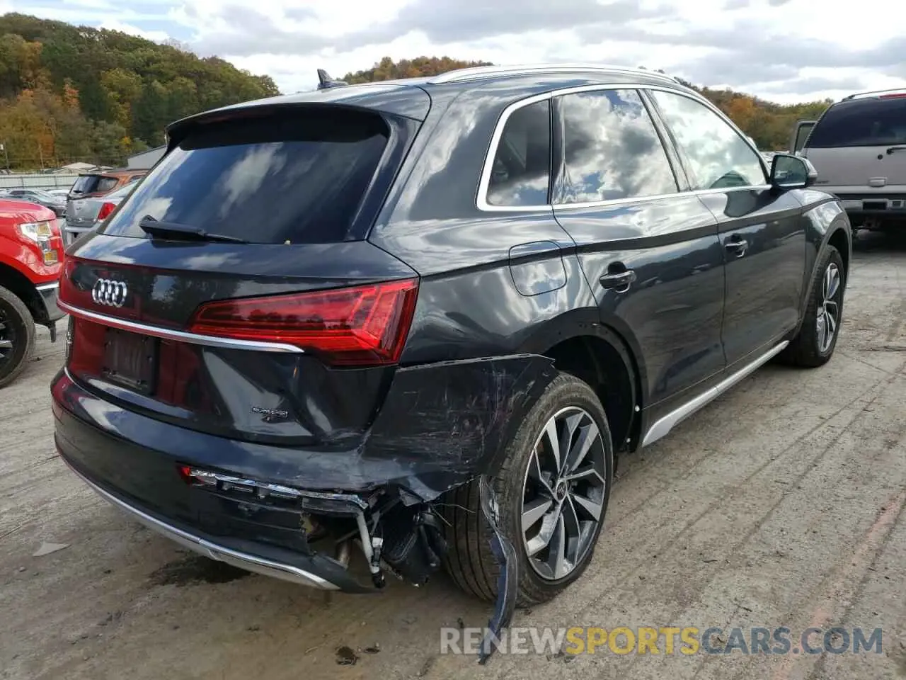 4 Photograph of a damaged car WA1BAAFY4M2007983 AUDI Q5 2021