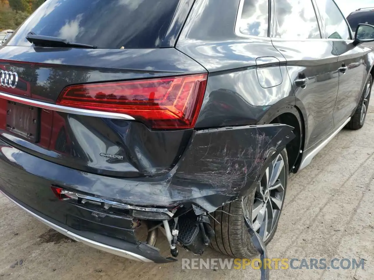 9 Photograph of a damaged car WA1BAAFY4M2007983 AUDI Q5 2021
