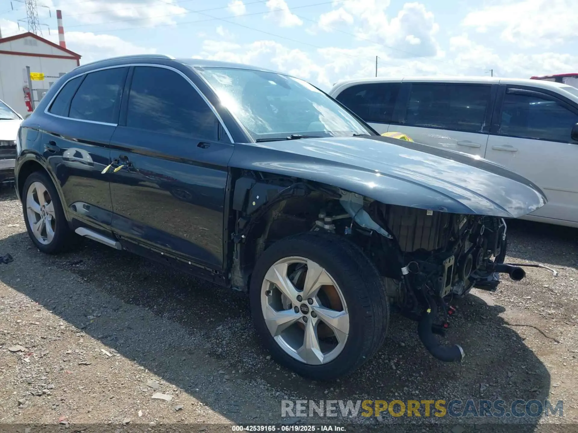 1 Photograph of a damaged car WA1BAAFY4M2062482 AUDI Q5 2021