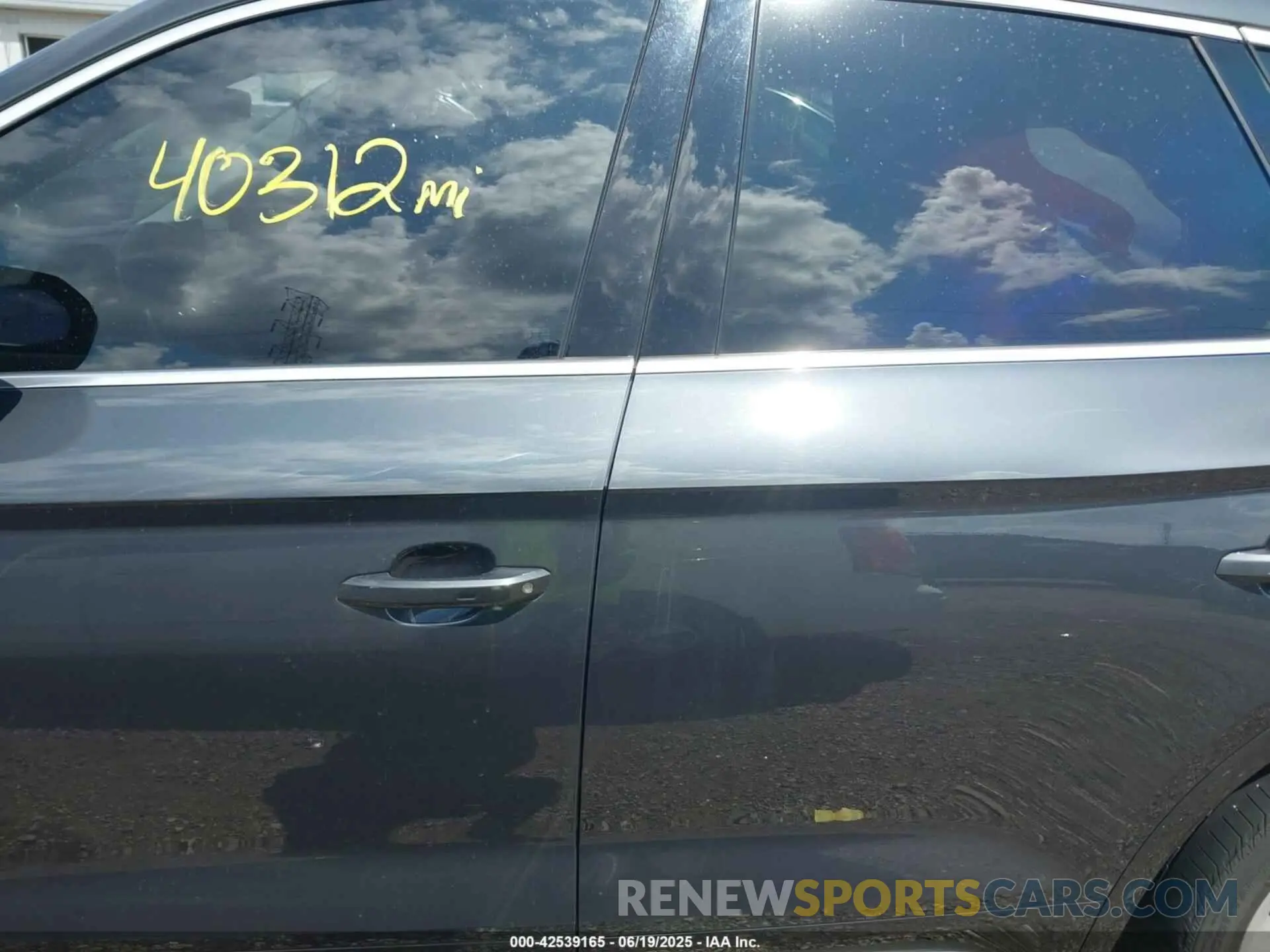 15 Photograph of a damaged car WA1BAAFY4M2062482 AUDI Q5 2021