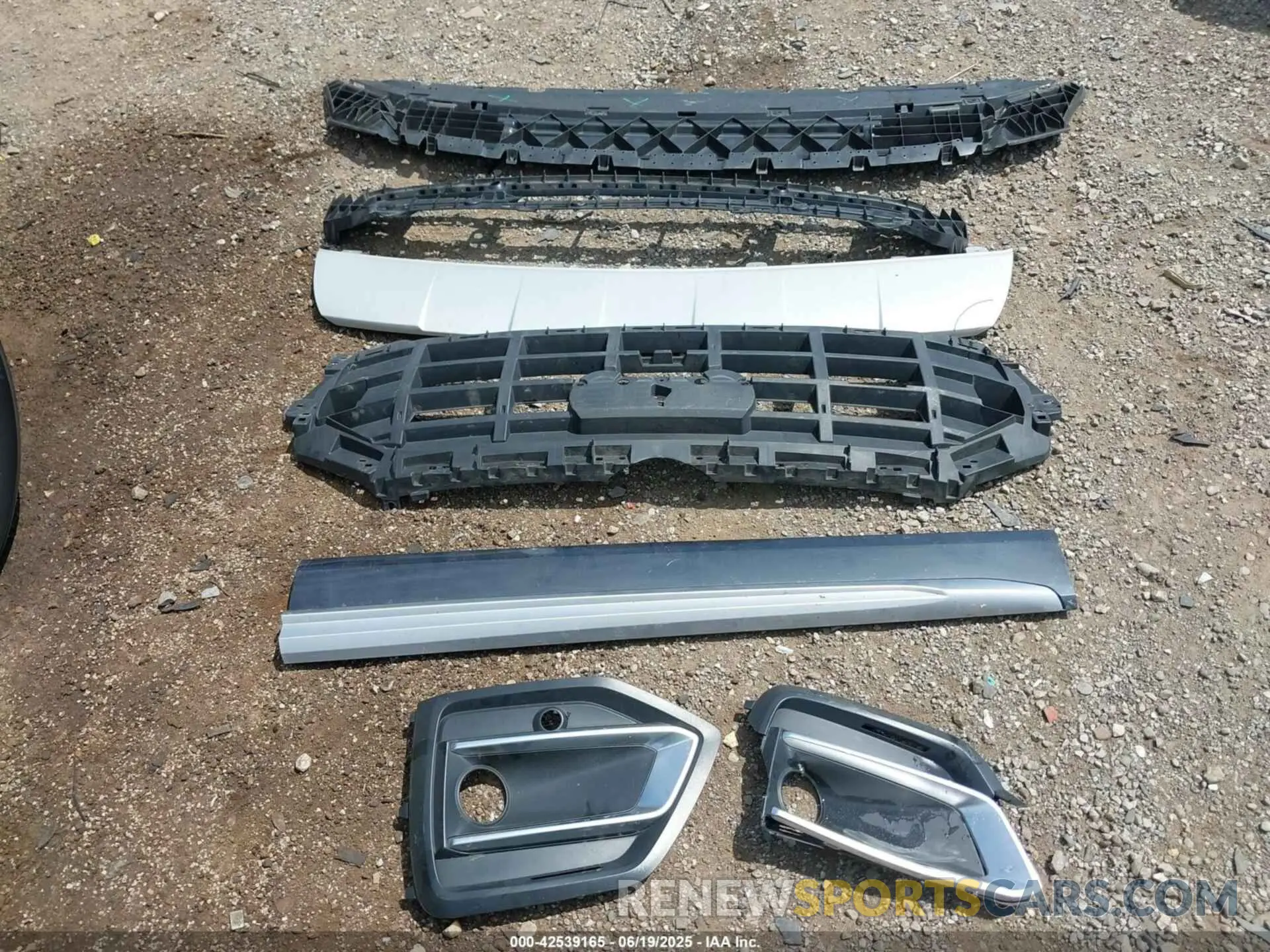 20 Photograph of a damaged car WA1BAAFY4M2062482 AUDI Q5 2021