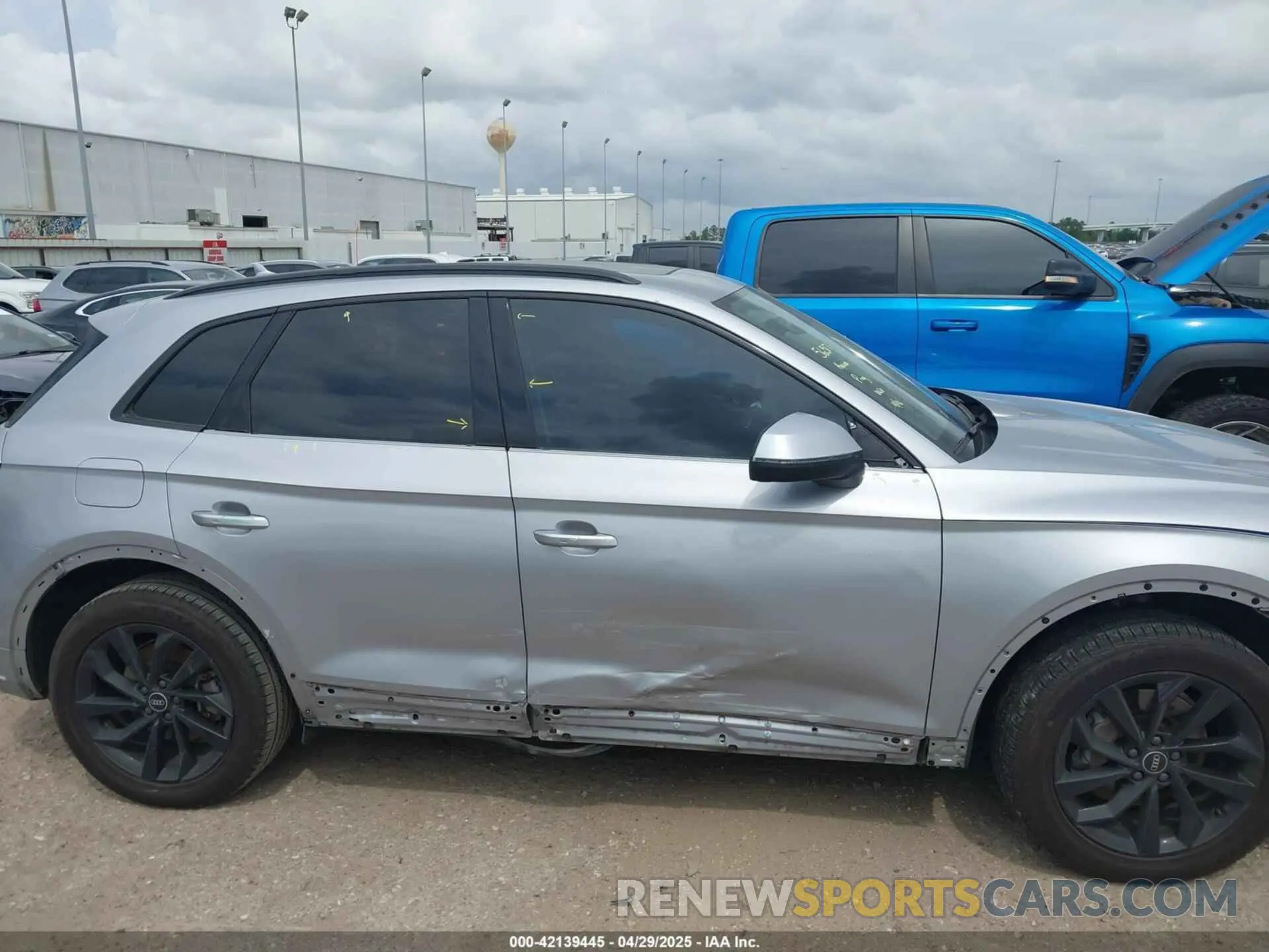 13 Photograph of a damaged car WA1BAAFY4M2065706 AUDI Q5 2021