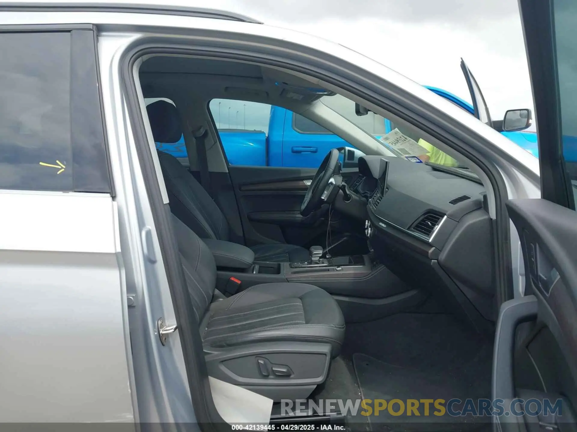 5 Photograph of a damaged car WA1BAAFY4M2065706 AUDI Q5 2021