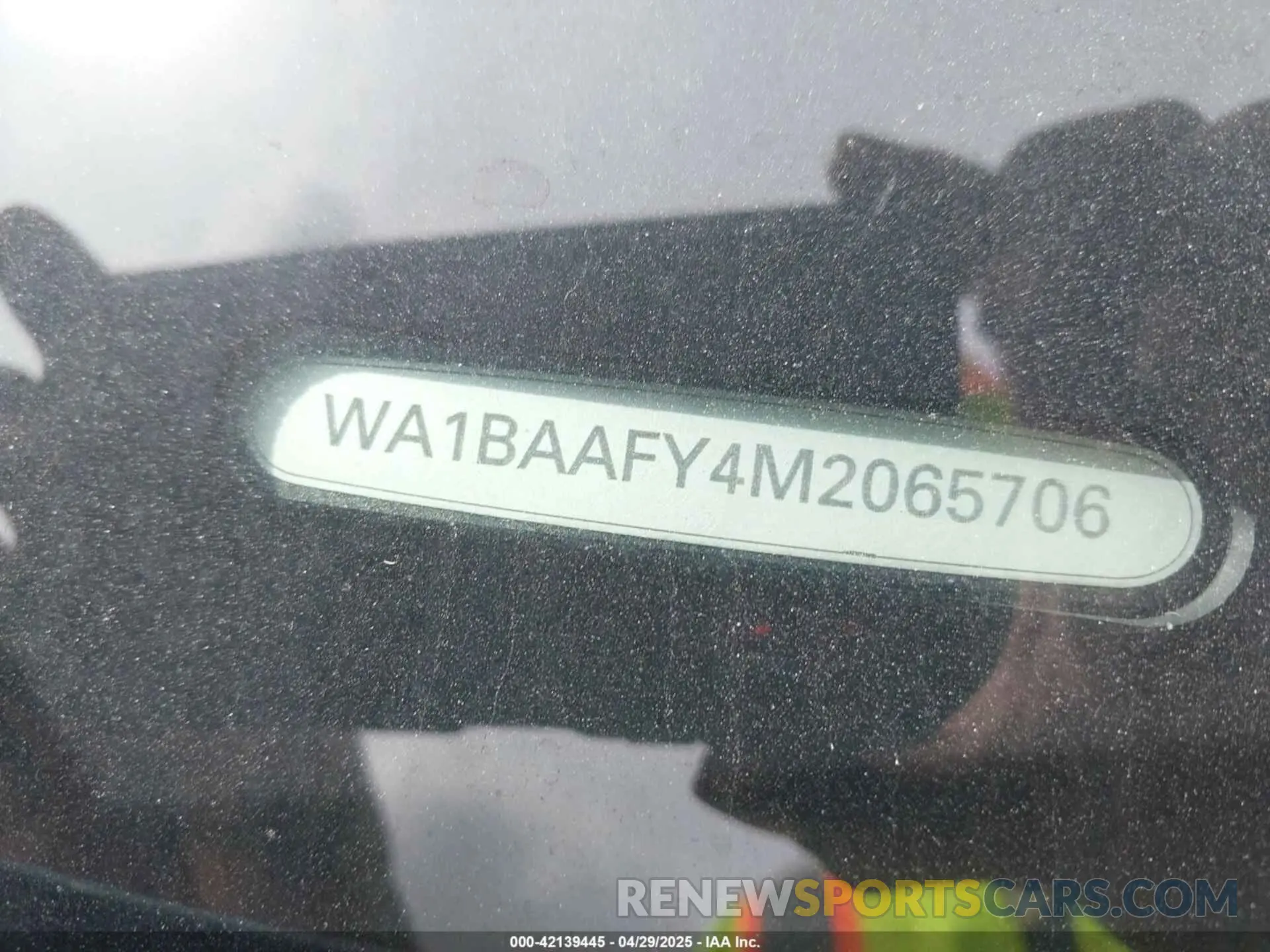 9 Photograph of a damaged car WA1BAAFY4M2065706 AUDI Q5 2021