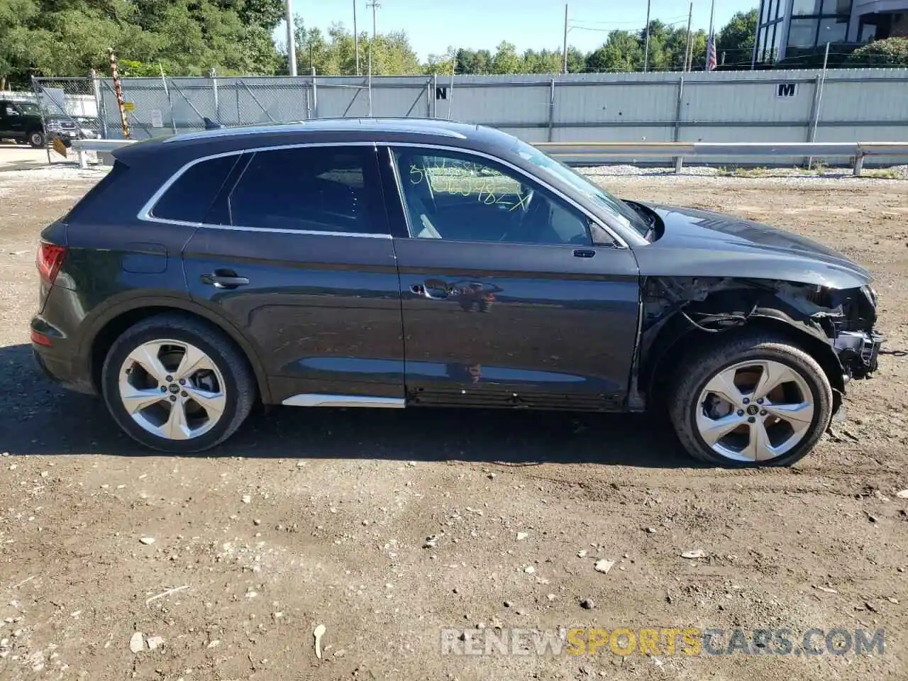 9 Photograph of a damaged car WA1BAAFY4M2112510 AUDI Q5 2021