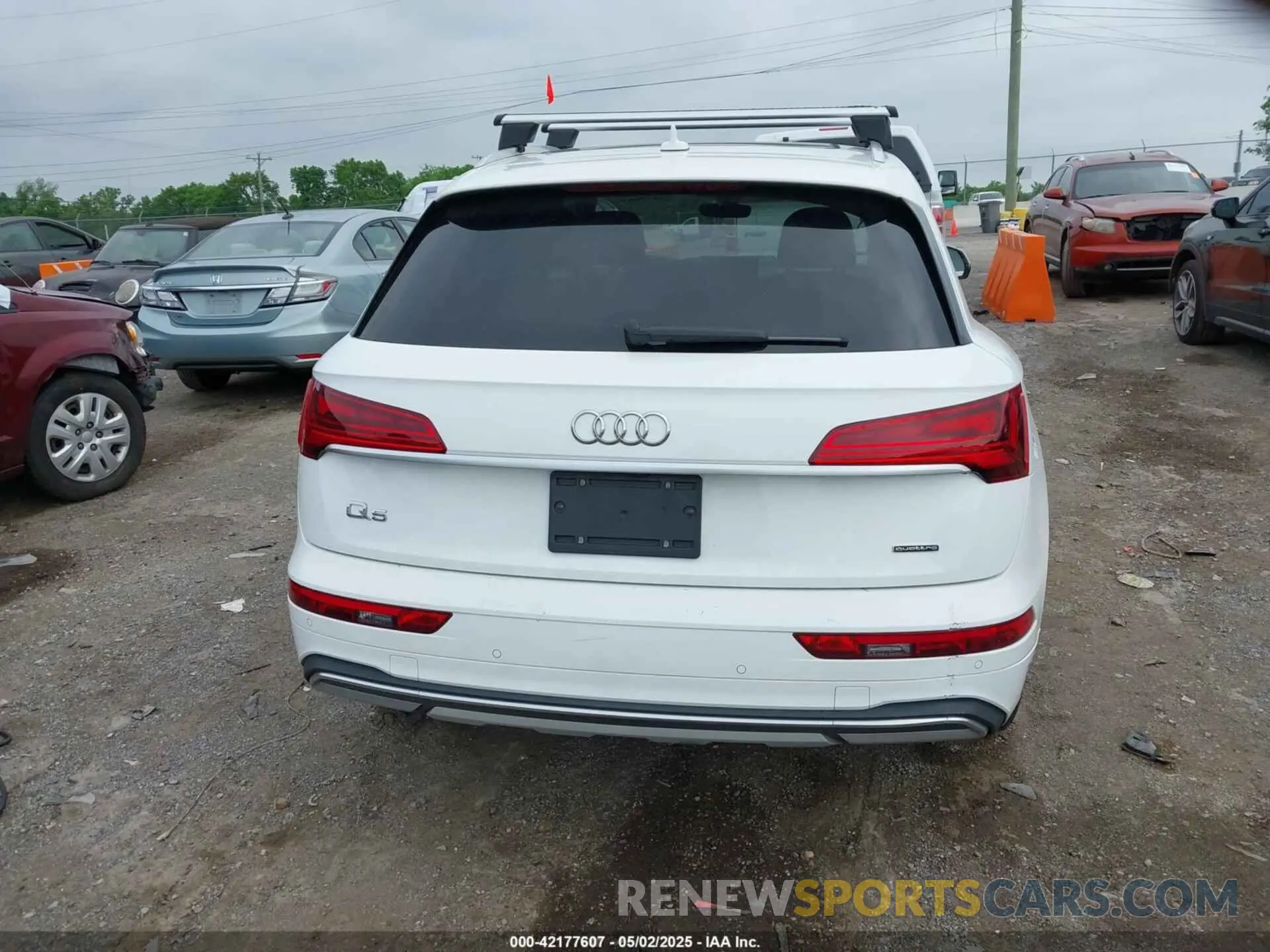 17 Photograph of a damaged car WA1BAAFY4M2119148 AUDI Q5 2021