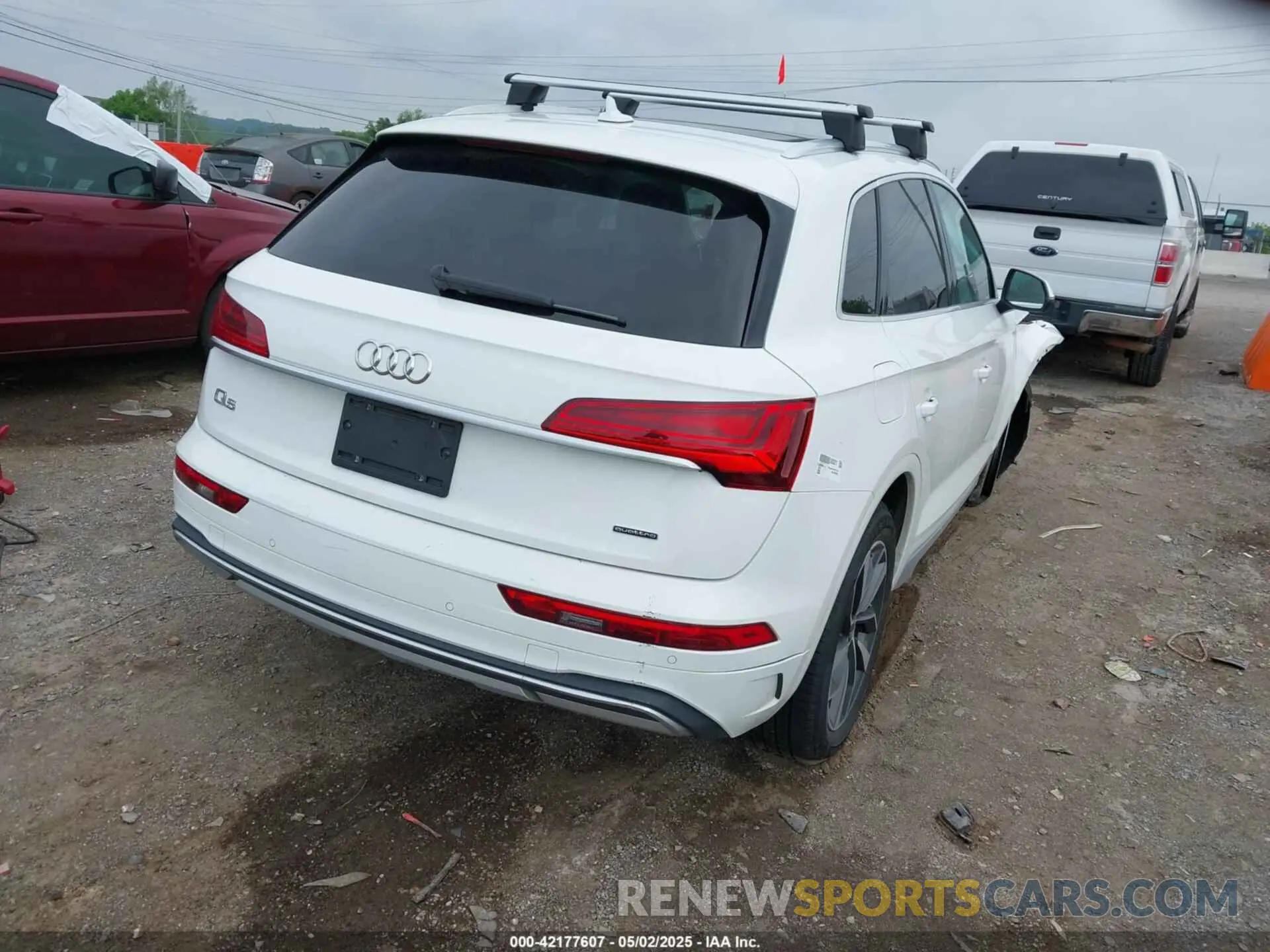 4 Photograph of a damaged car WA1BAAFY4M2119148 AUDI Q5 2021