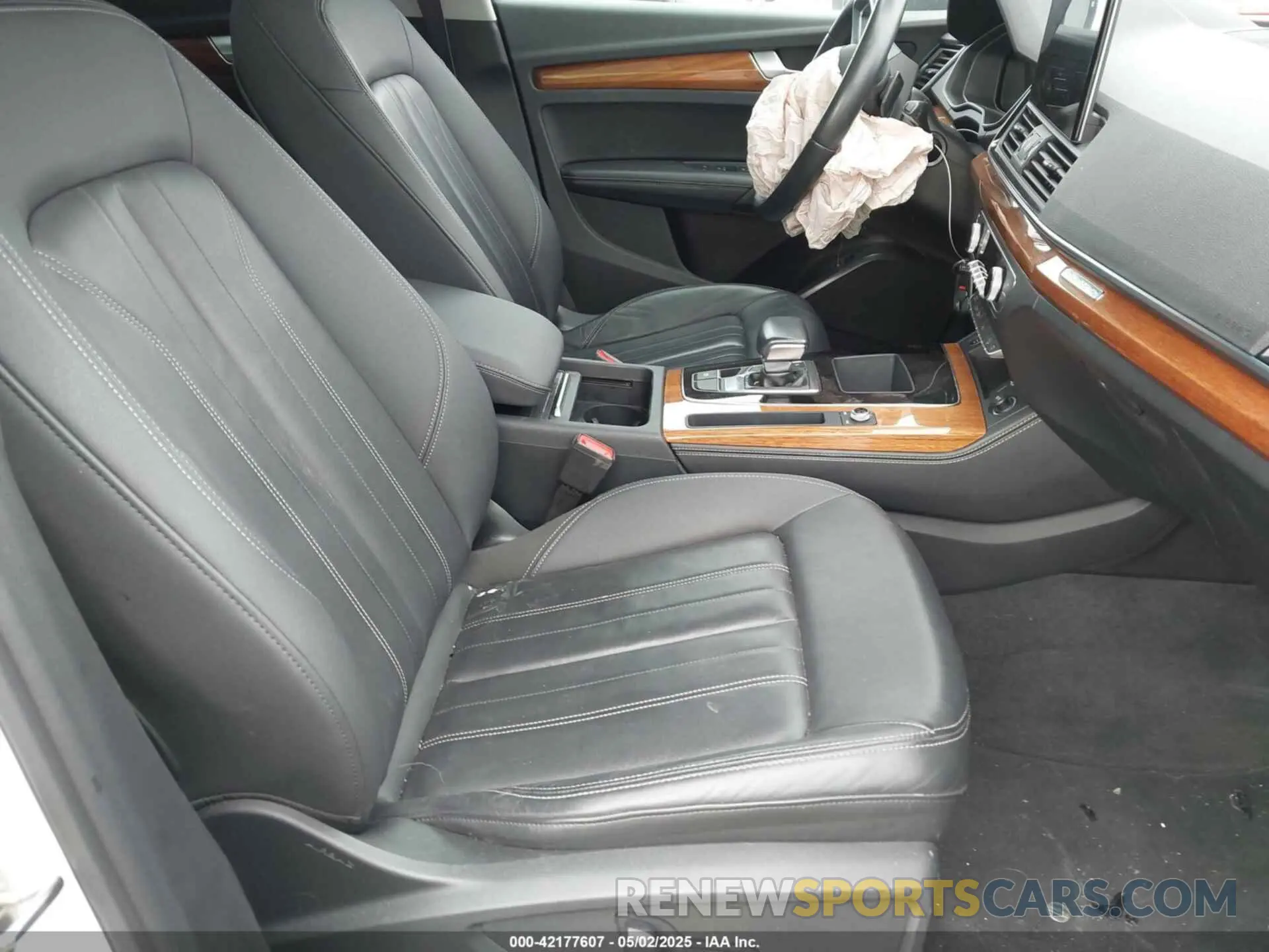 5 Photograph of a damaged car WA1BAAFY4M2119148 AUDI Q5 2021
