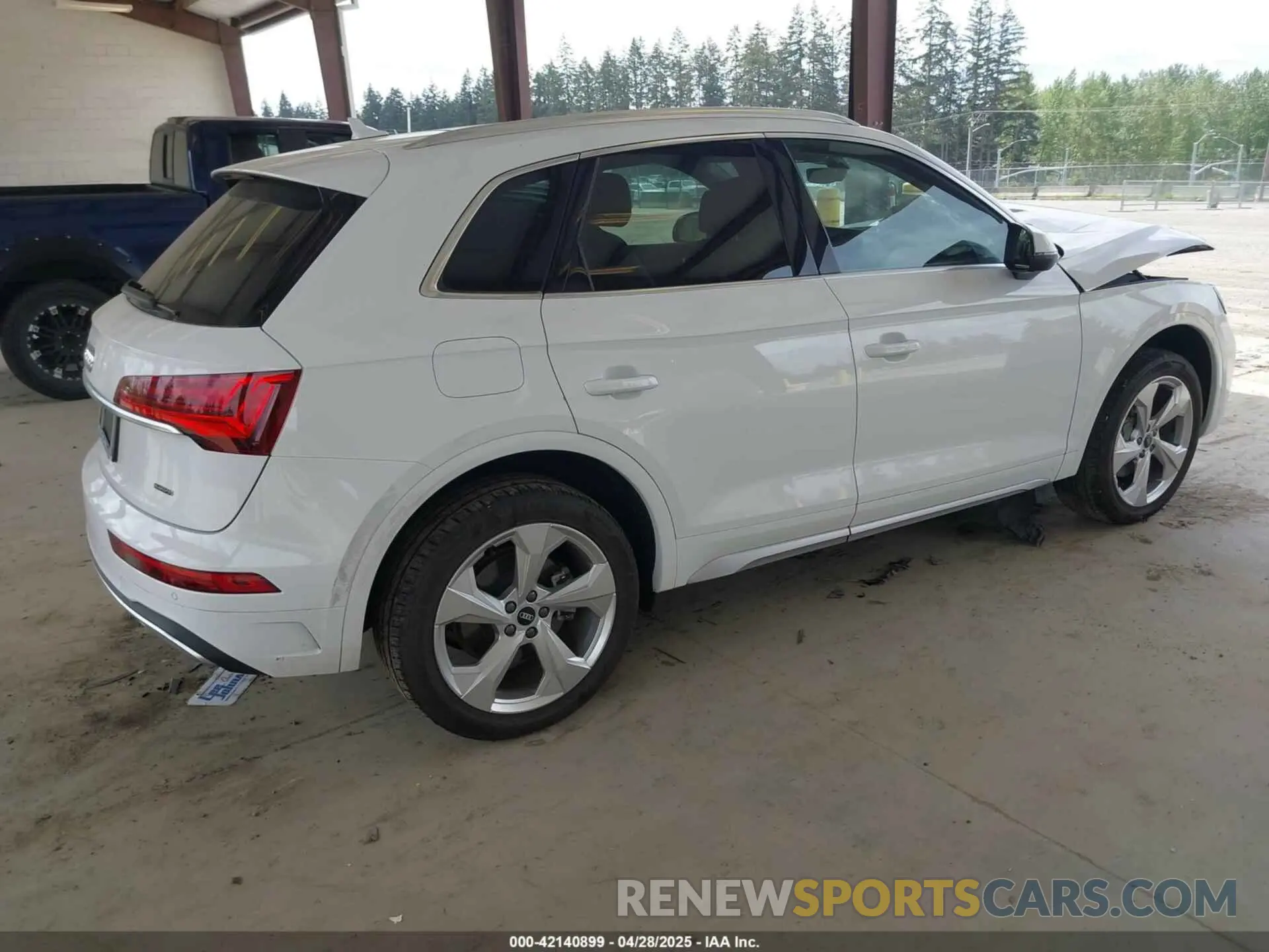 4 Photograph of a damaged car WA1BAAFY5M2004171 AUDI Q5 2021