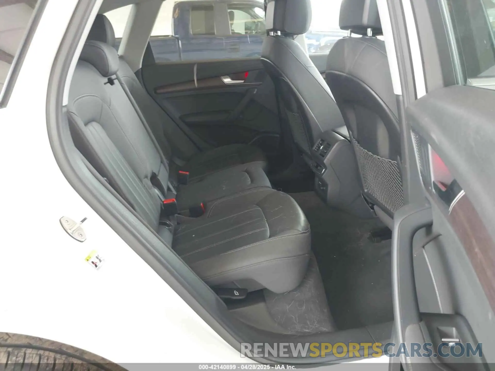 8 Photograph of a damaged car WA1BAAFY5M2004171 AUDI Q5 2021