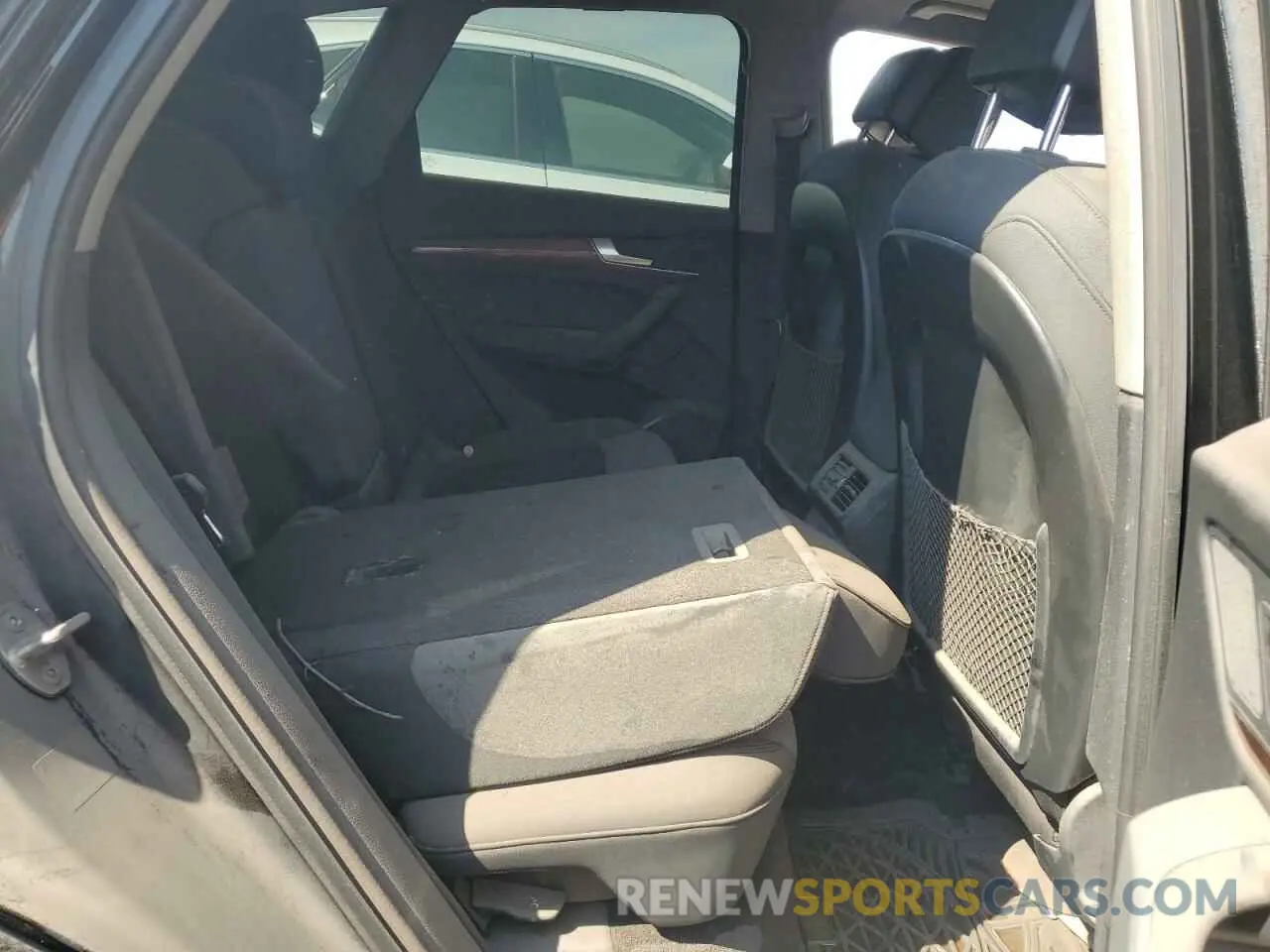 11 Photograph of a damaged car WA1BAAFY5M2008222 AUDI Q5 2021