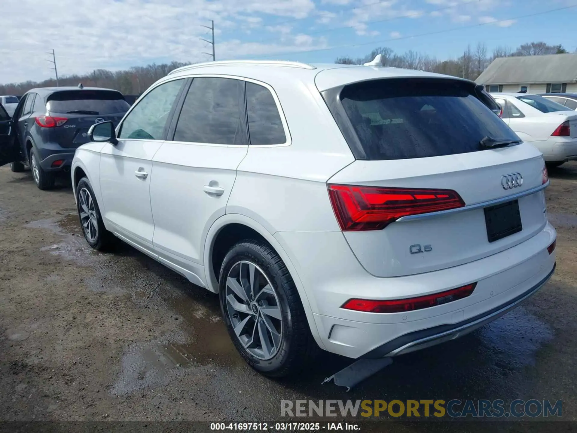 3 Photograph of a damaged car WA1BAAFY5M2010794 AUDI Q5 2021