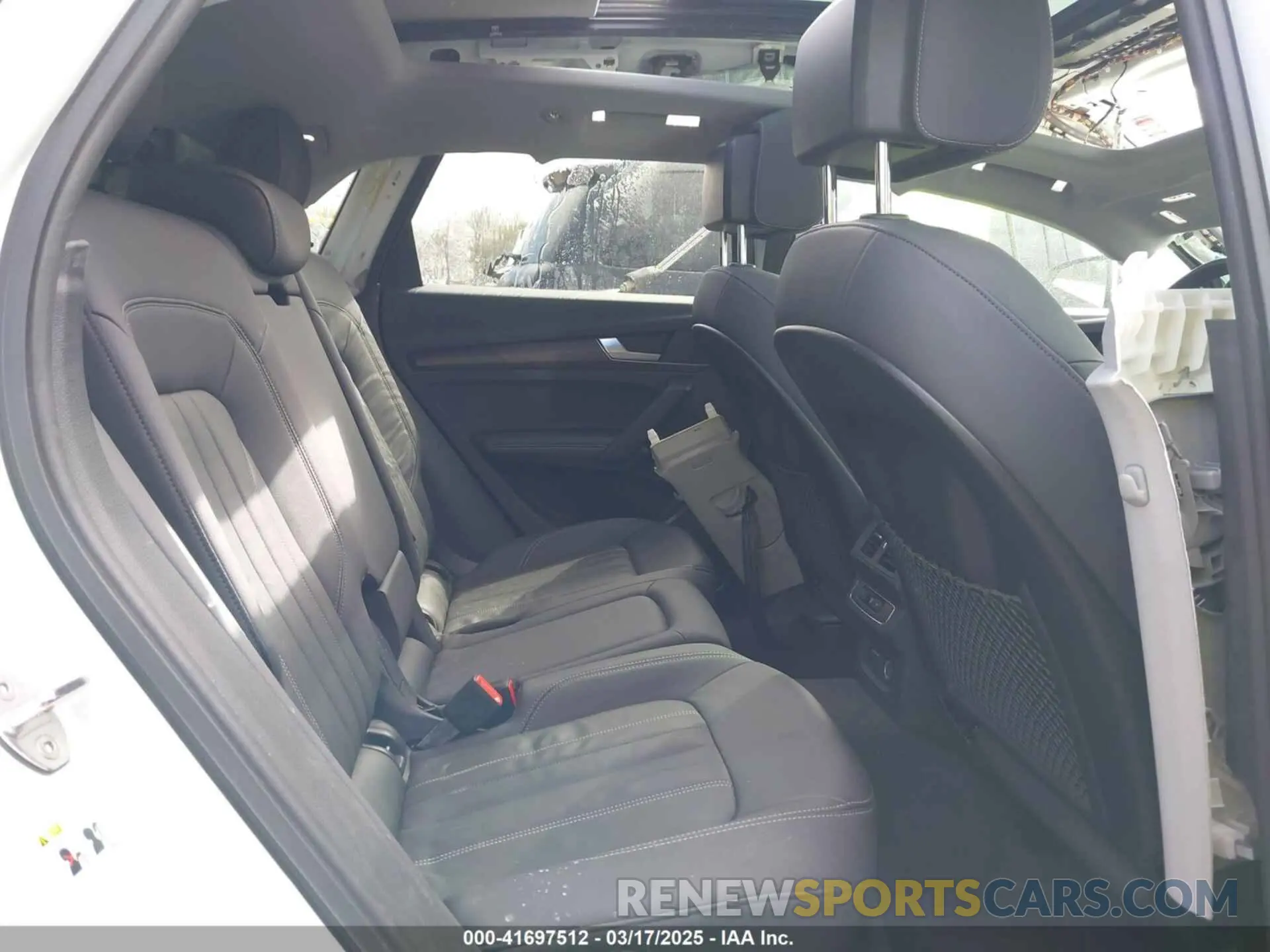 8 Photograph of a damaged car WA1BAAFY5M2010794 AUDI Q5 2021