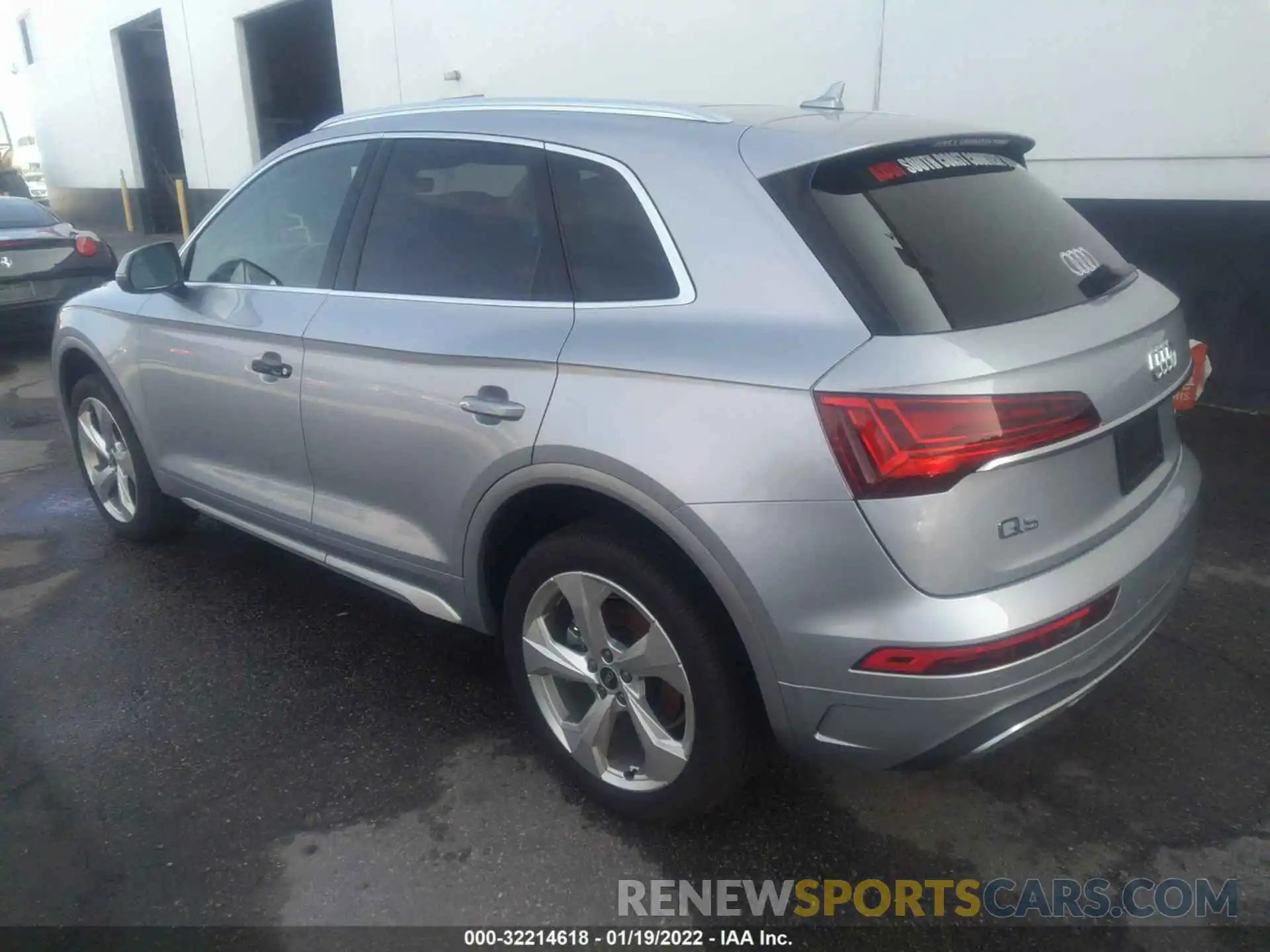 3 Photograph of a damaged car WA1BAAFY5M2014053 AUDI Q5 2021