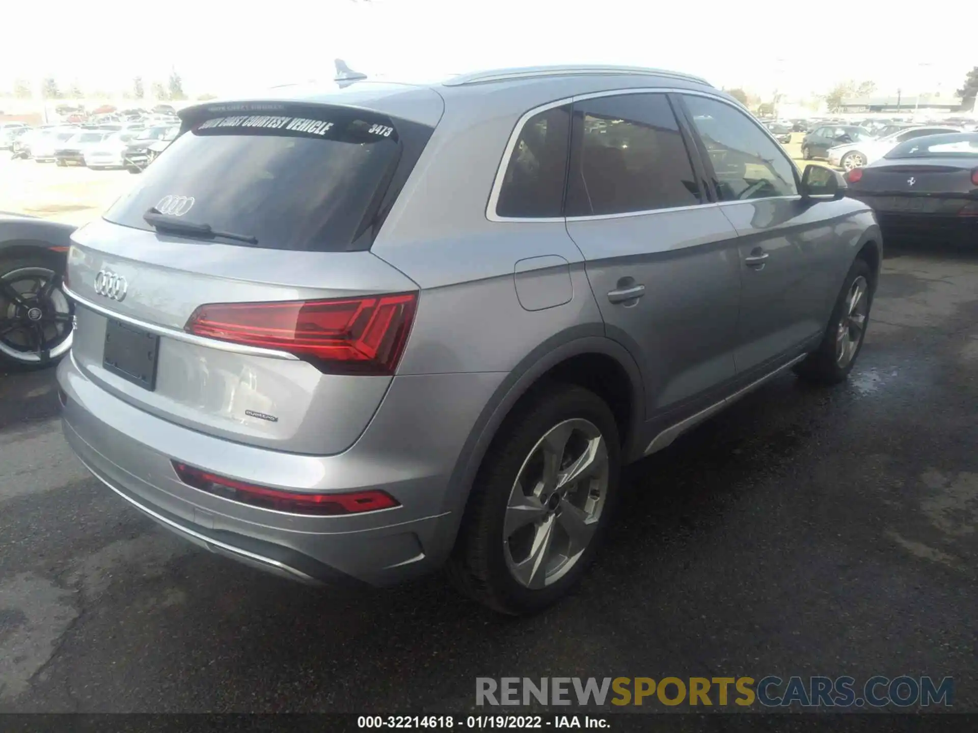 4 Photograph of a damaged car WA1BAAFY5M2014053 AUDI Q5 2021