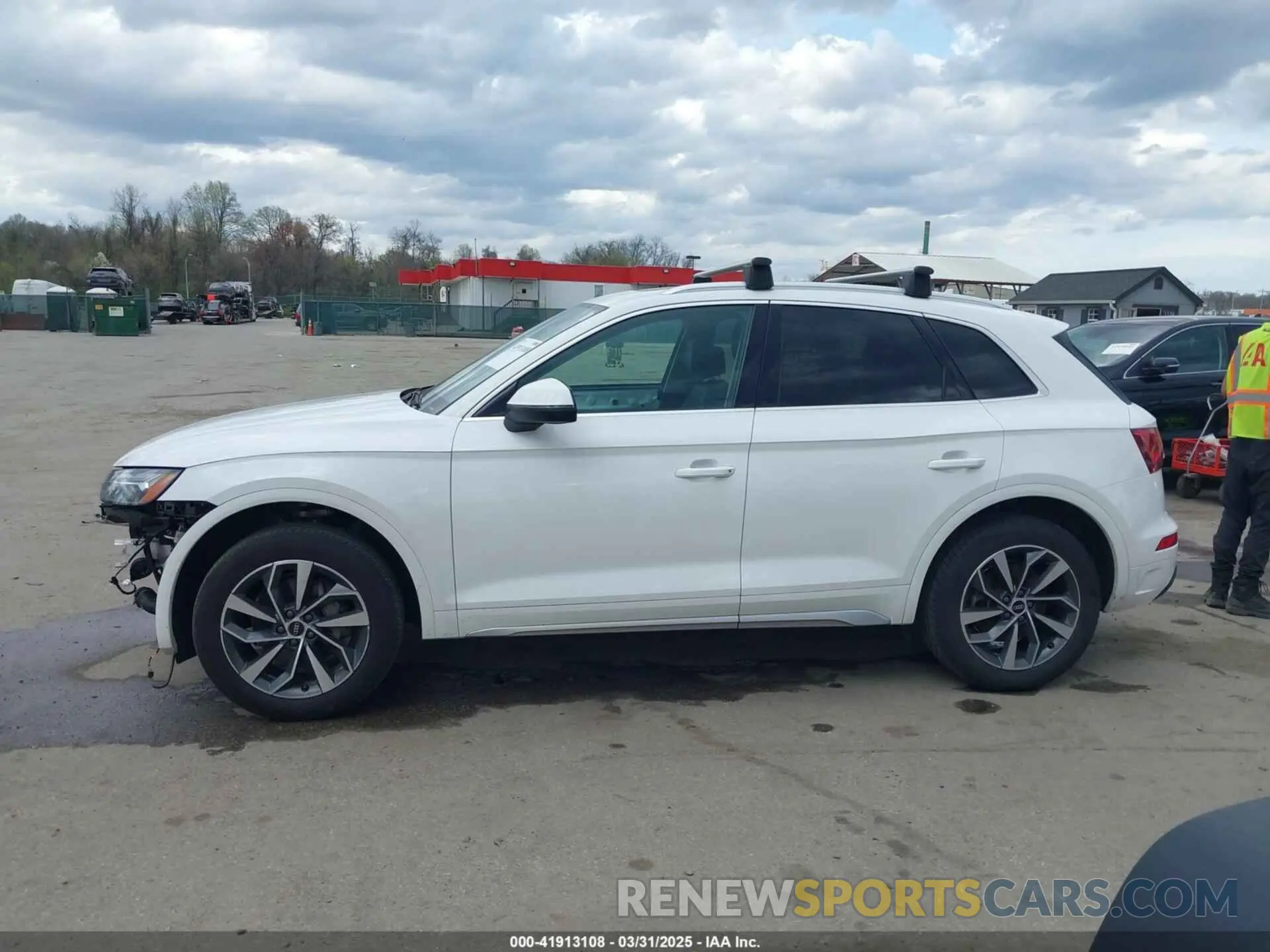 15 Photograph of a damaged car WA1BAAFY5M2018717 AUDI Q5 2021