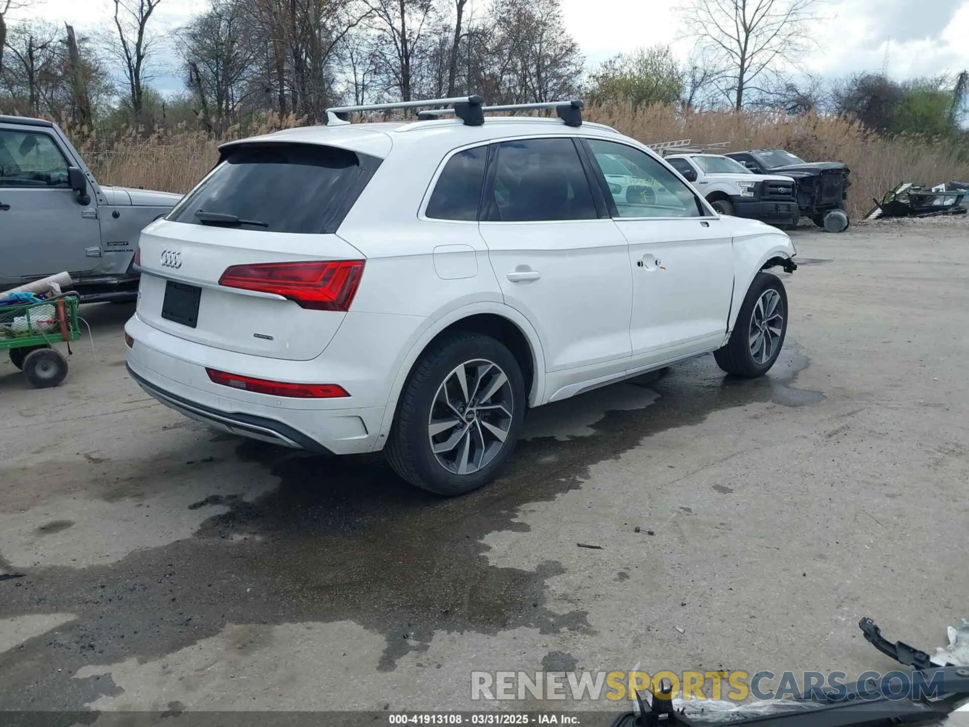 4 Photograph of a damaged car WA1BAAFY5M2018717 AUDI Q5 2021