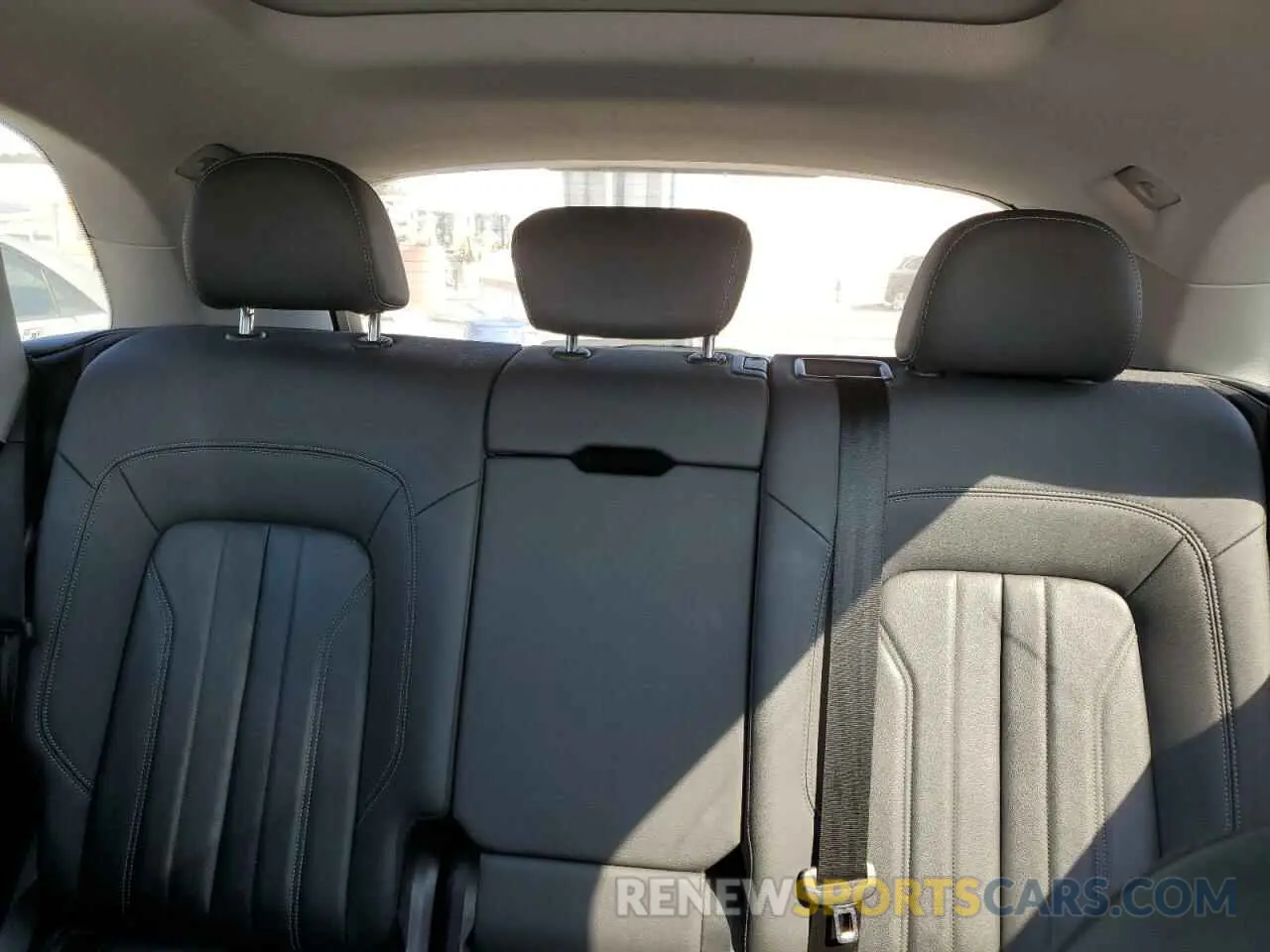 10 Photograph of a damaged car WA1BAAFY5M2022427 AUDI Q5 2021