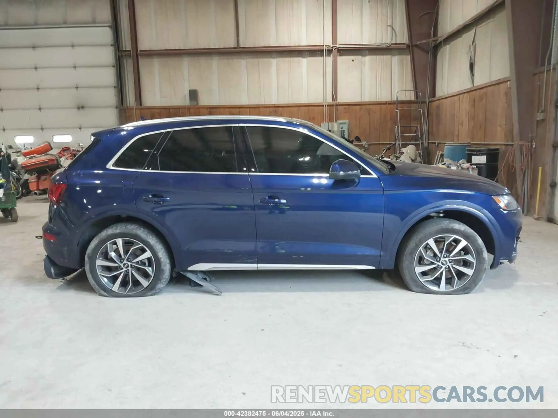 14 Photograph of a damaged car WA1BAAFY5M2060286 AUDI Q5 2021
