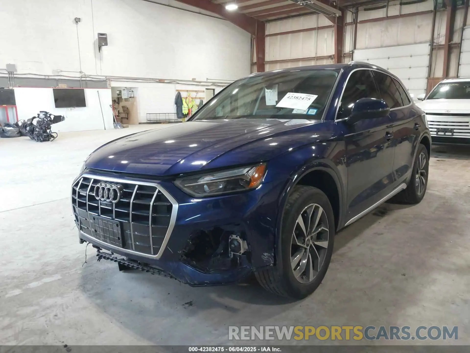 18 Photograph of a damaged car WA1BAAFY5M2060286 AUDI Q5 2021
