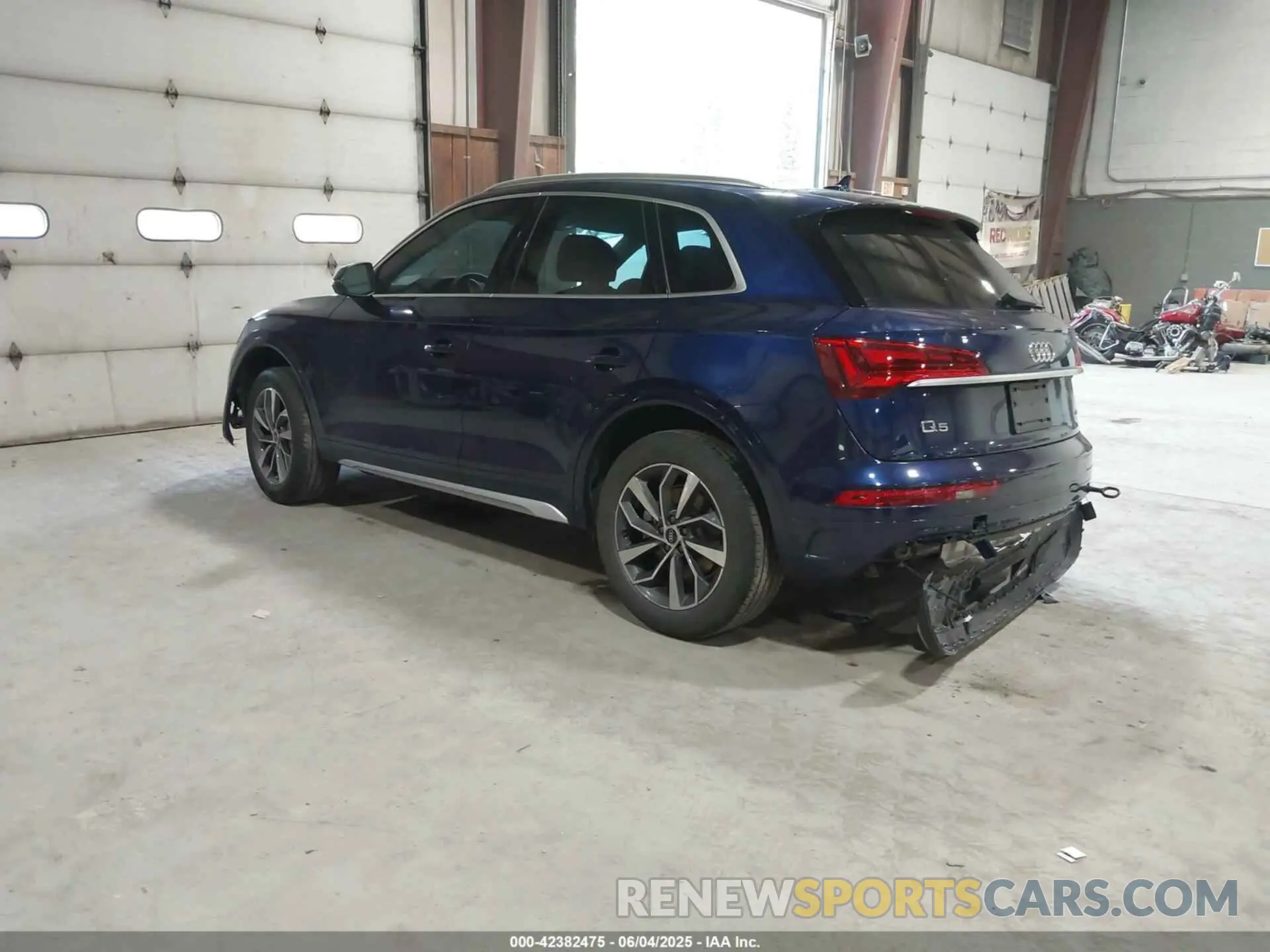 3 Photograph of a damaged car WA1BAAFY5M2060286 AUDI Q5 2021