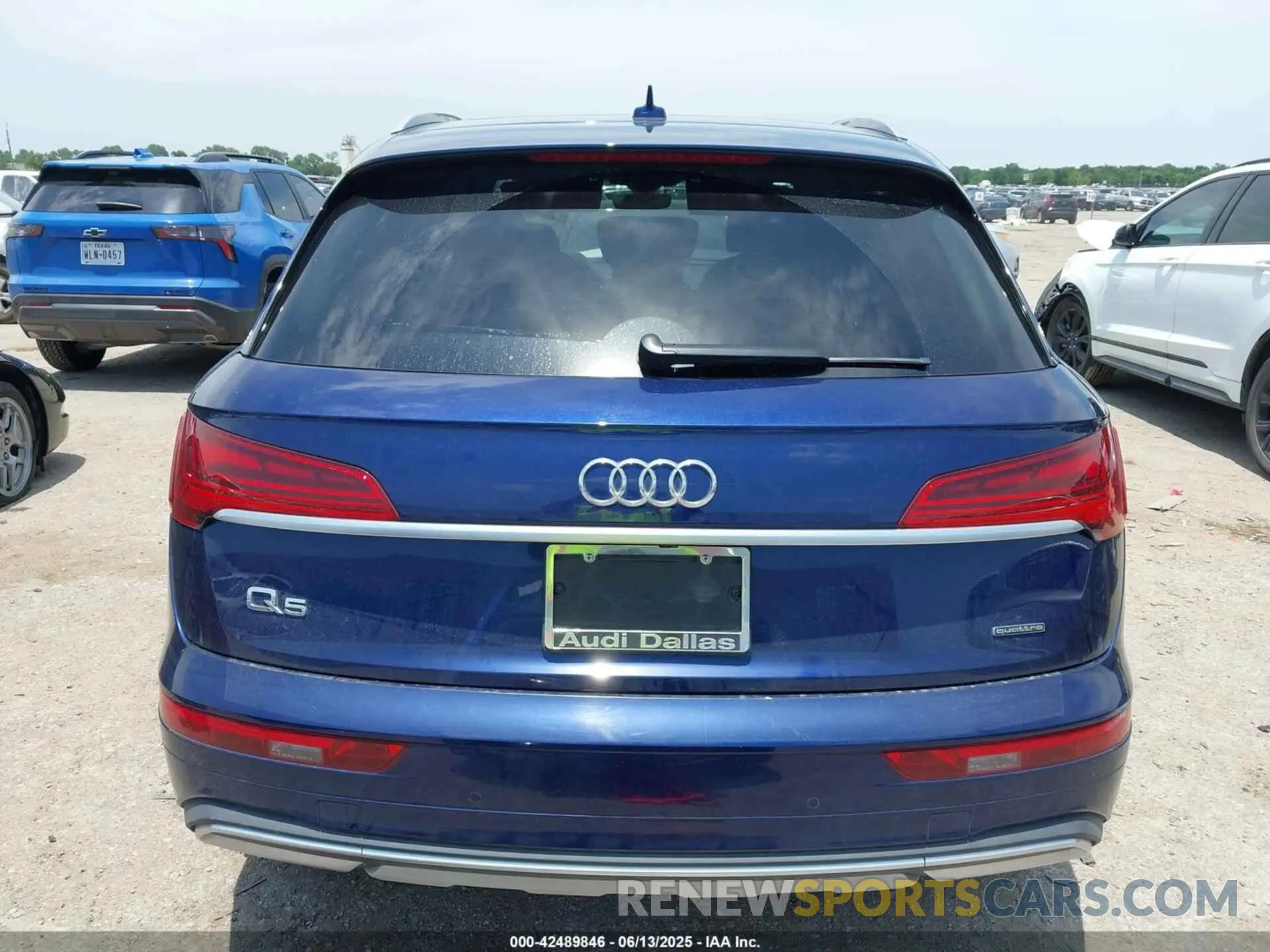 16 Photograph of a damaged car WA1BAAFY5M2060899 AUDI Q5 2021