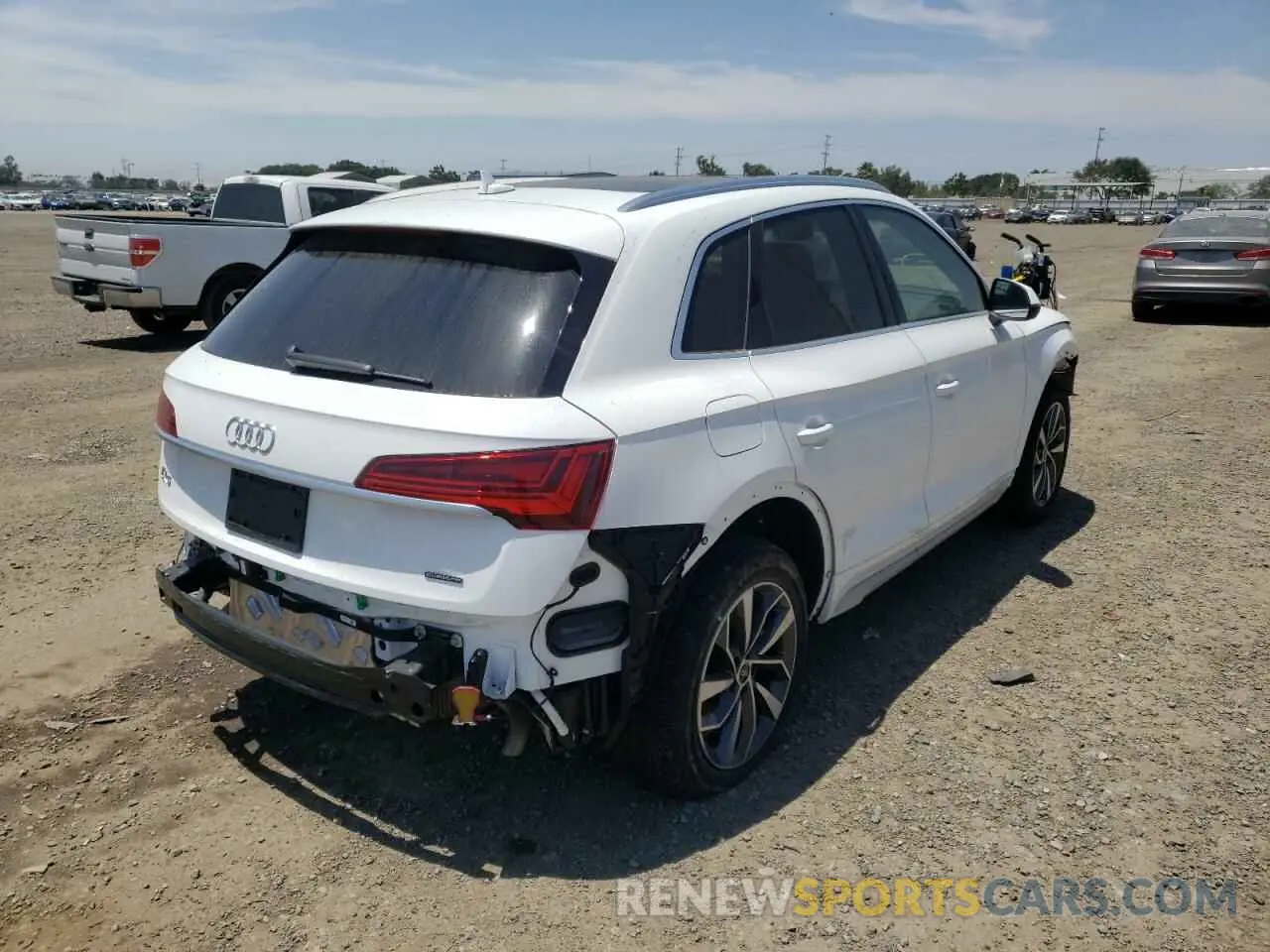 4 Photograph of a damaged car WA1BAAFY5M2066332 AUDI Q5 2021