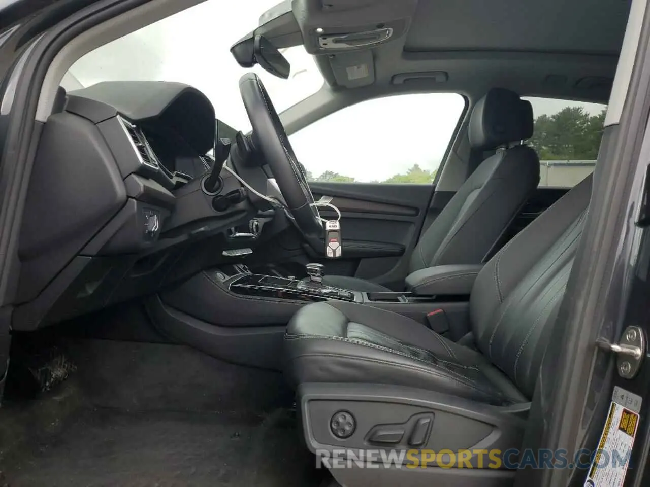 7 Photograph of a damaged car WA1BAAFY5M2067030 AUDI Q5 2021