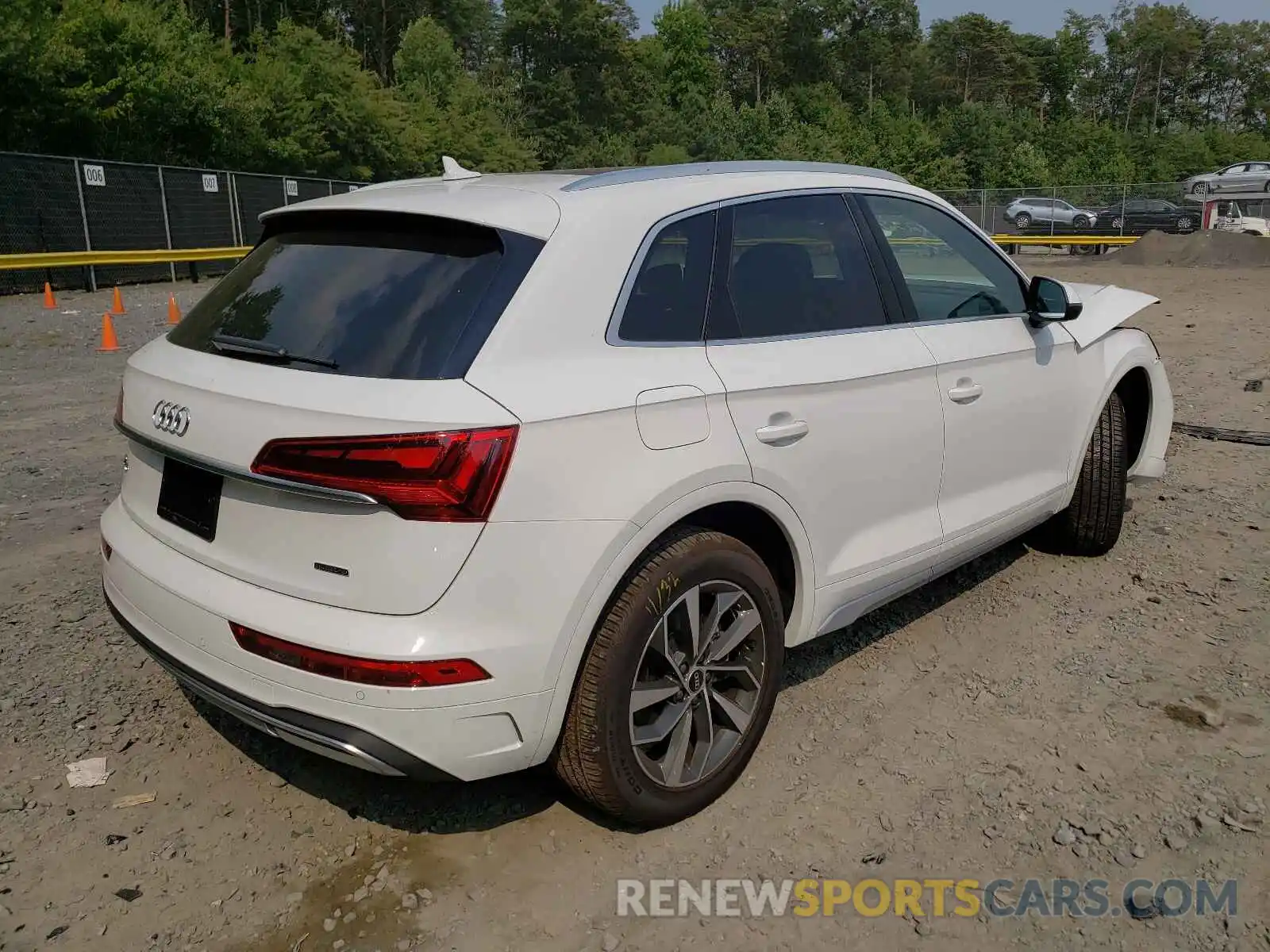 4 Photograph of a damaged car WA1BAAFY5M2069229 AUDI Q5 2021