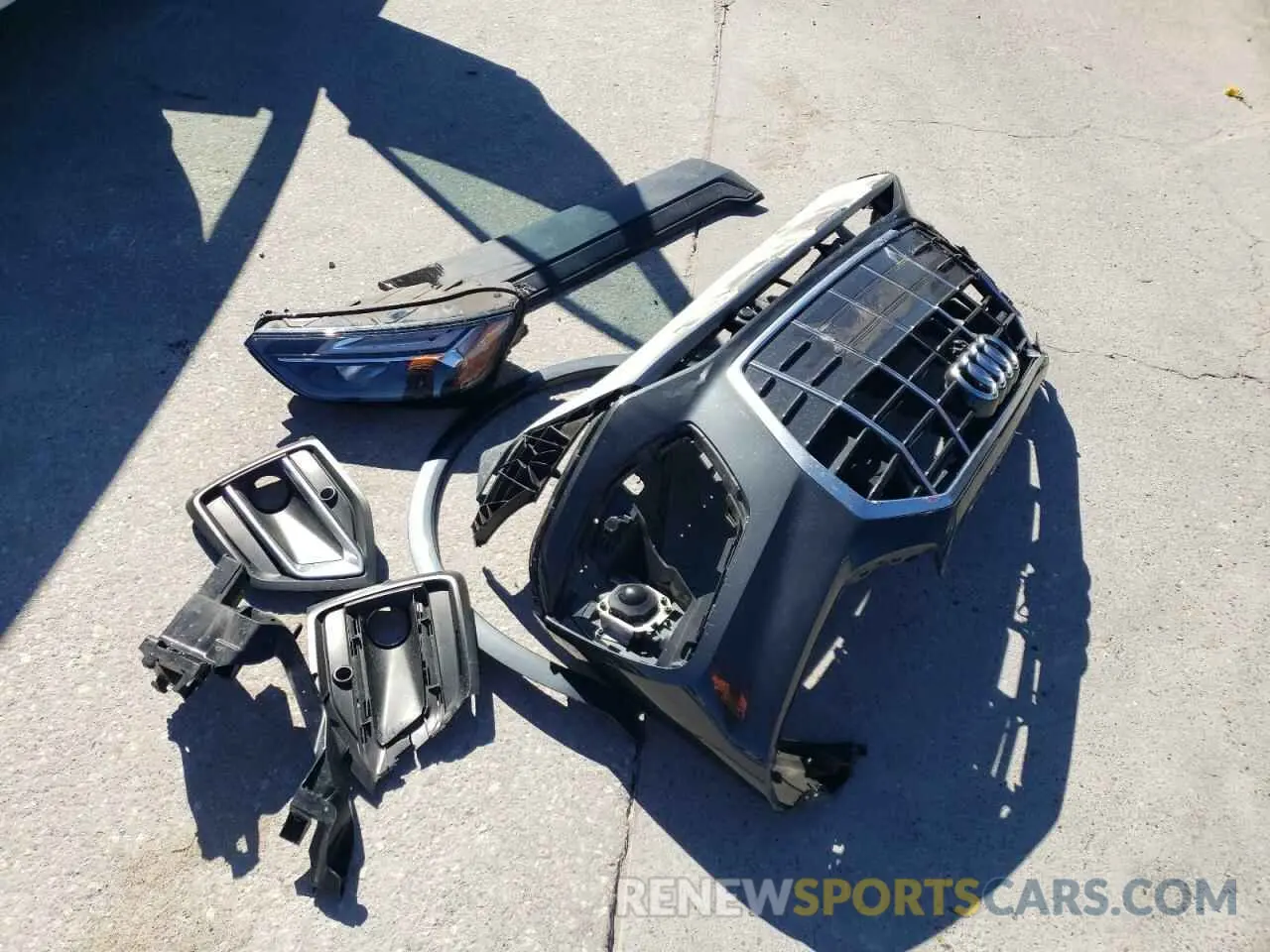 13 Photograph of a damaged car WA1BAAFY5M2073961 AUDI Q5 2021