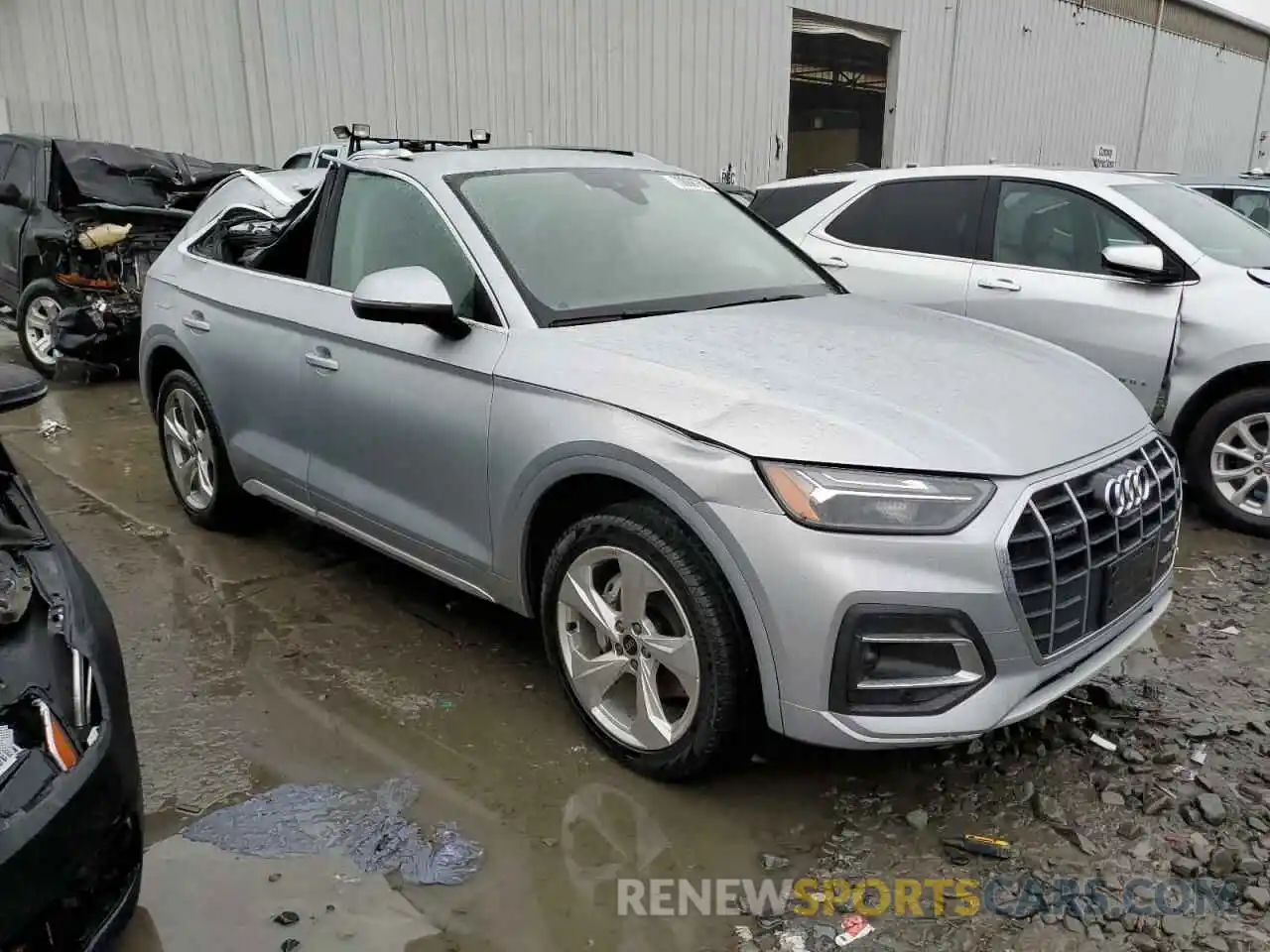 4 Photograph of a damaged car WA1BAAFY5M2098004 AUDI Q5 2021