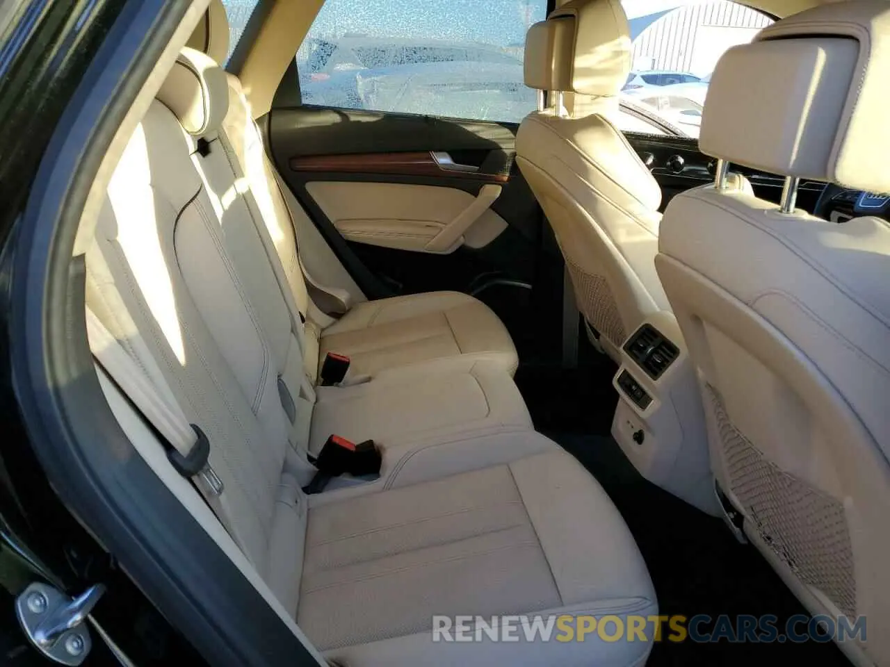 11 Photograph of a damaged car WA1BAAFY5M2127307 AUDI Q5 2021