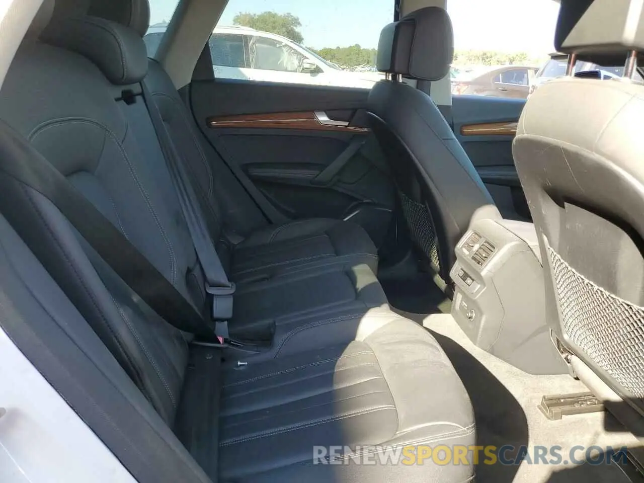 11 Photograph of a damaged car WA1BAAFY5M2128358 AUDI Q5 2021
