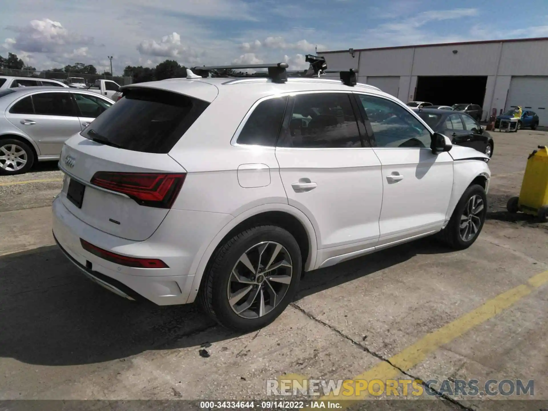 4 Photograph of a damaged car WA1BAAFY6M2023473 AUDI Q5 2021