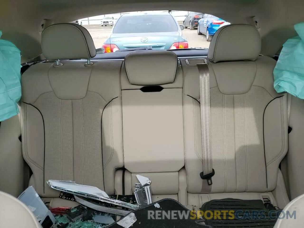 10 Photograph of a damaged car WA1BAAFY6M2025420 AUDI Q5 2021