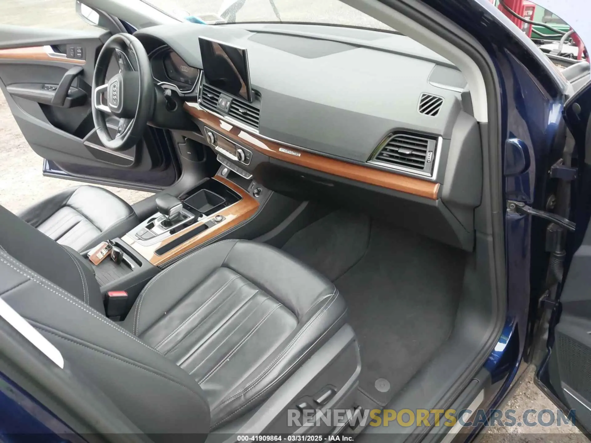 5 Photograph of a damaged car WA1BAAFY6M2059311 AUDI Q5 2021