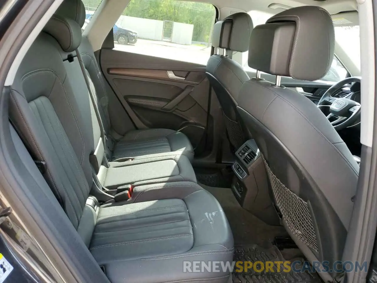 10 Photograph of a damaged car WA1BAAFY6M2065805 AUDI Q5 2021