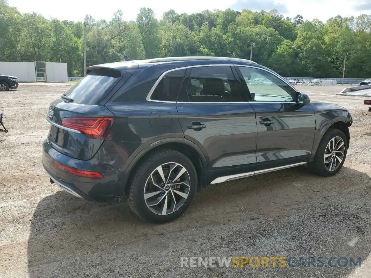 3 Photograph of a damaged car WA1BAAFY6M2065805 AUDI Q5 2021