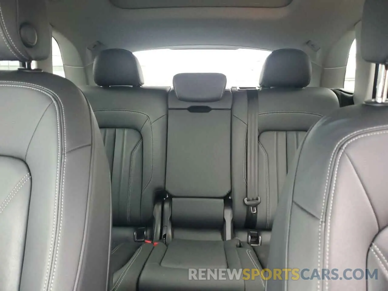 10 Photograph of a damaged car WA1BAAFY6M2087402 AUDI Q5 2021