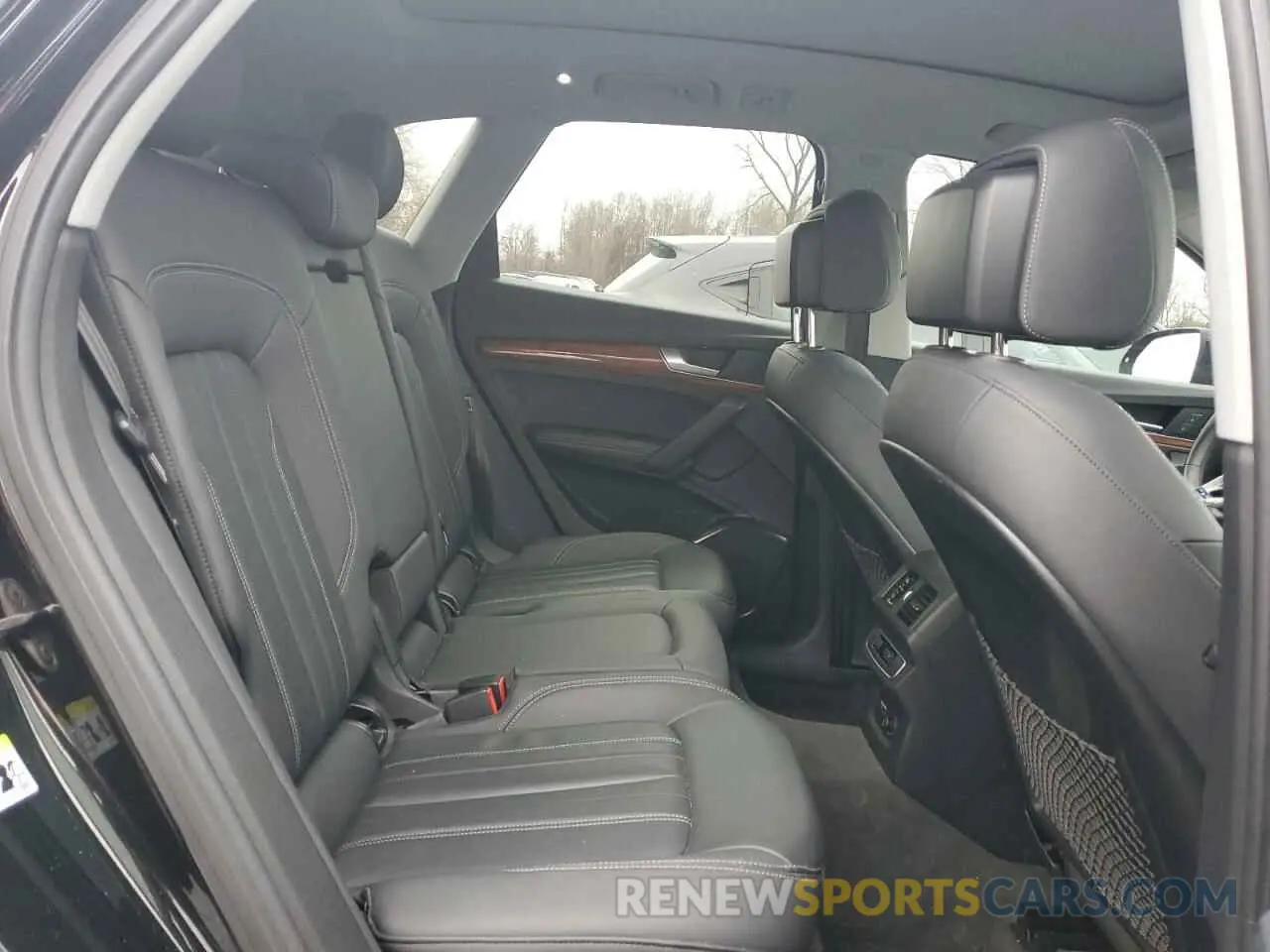 11 Photograph of a damaged car WA1BAAFY6M2087402 AUDI Q5 2021